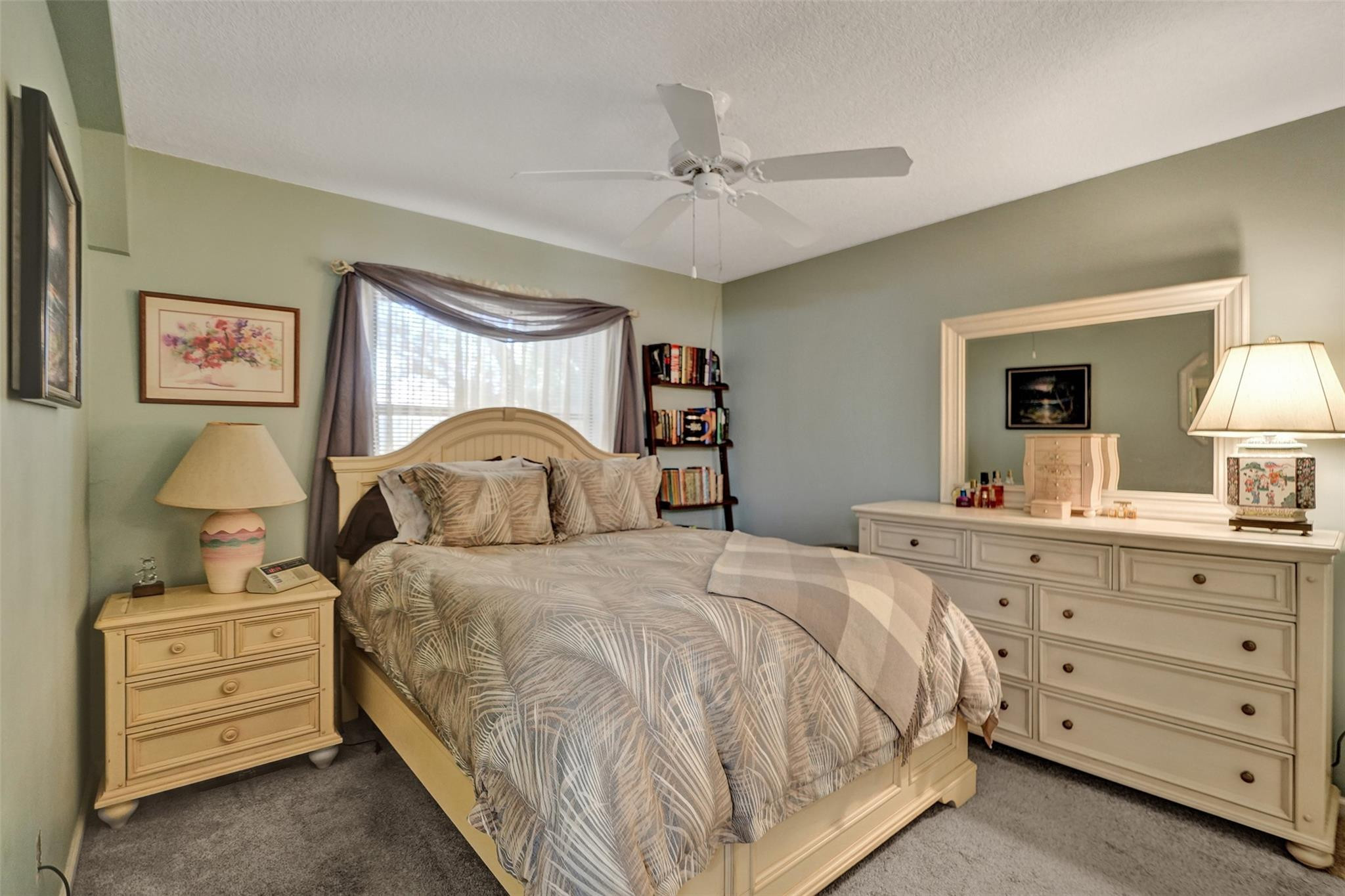 ROYAL GRENADIER CONDOMINI - Residential
