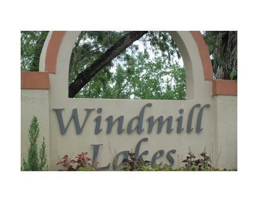 " Investors  Opportunity"    Tenant occupied, 2/1  renovated   unit on the  first  floor in the  community of Windmill Lakes"; Community has  a  pool,  tennis courts, centrally located  close to Pembroke Lakes Mall, CB Smith Park and  more, close to Turnpike