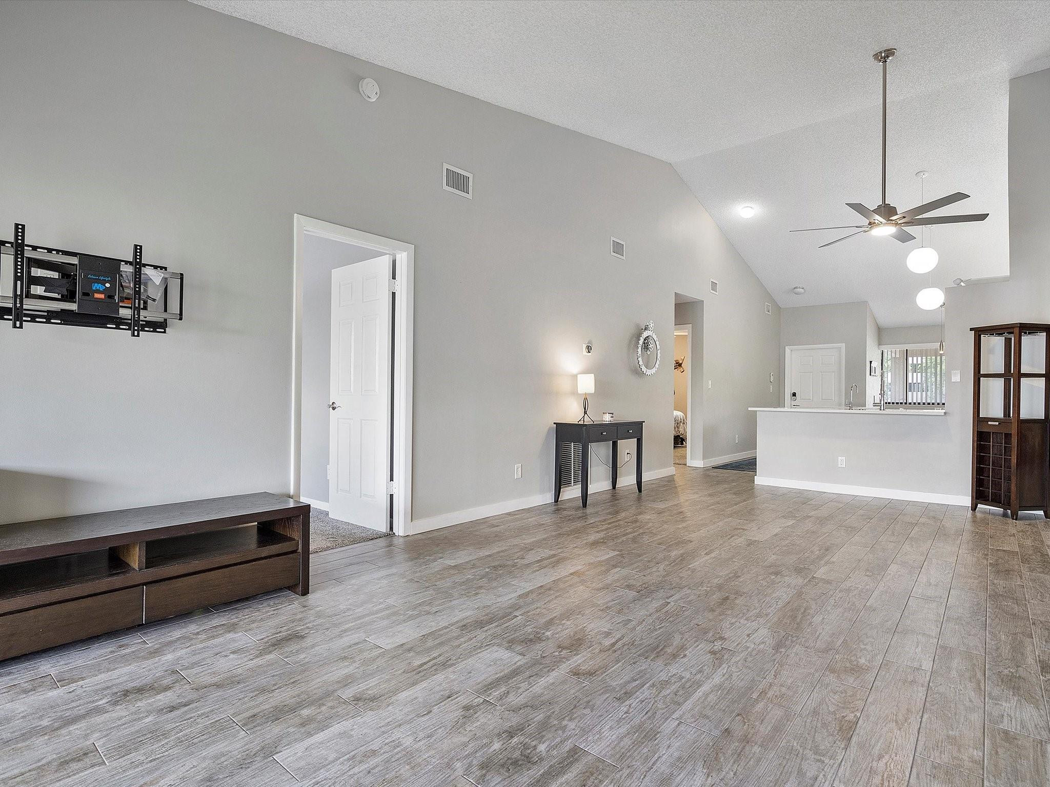 MIRA LAGO CONDO - Residential