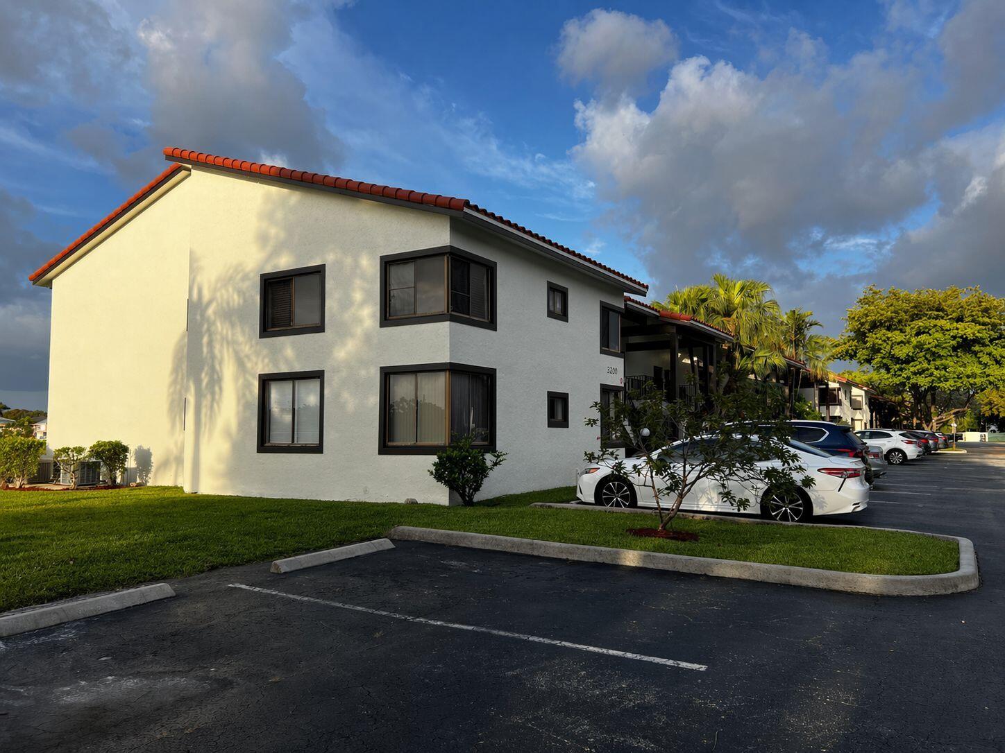 MIRA LAGO CONDO - Residential