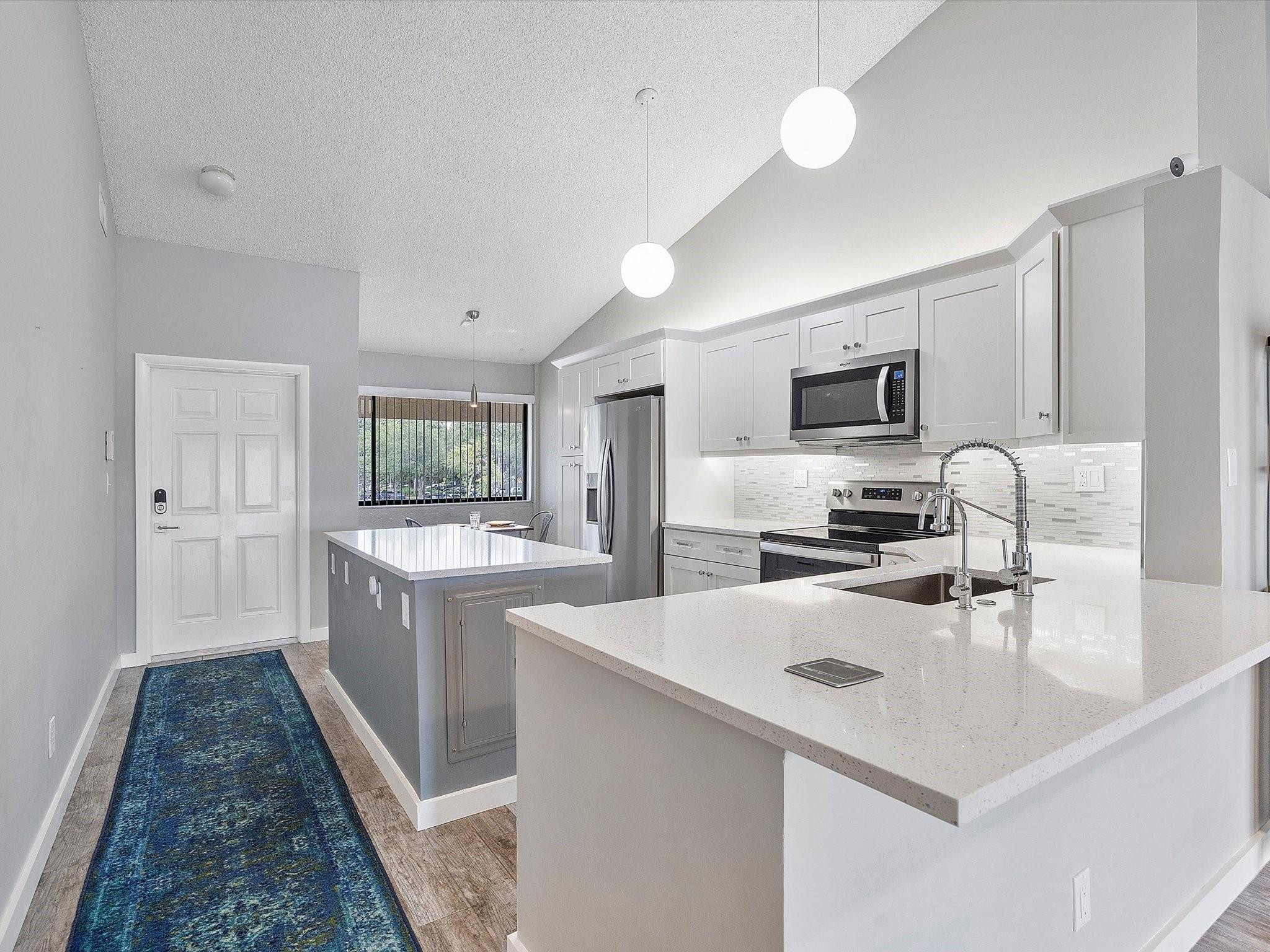 MIRA LAGO CONDO - Residential