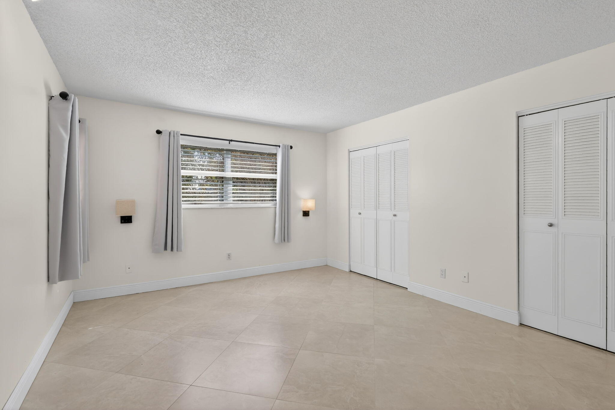 KINGSWOOD CONDO - Residential Lease