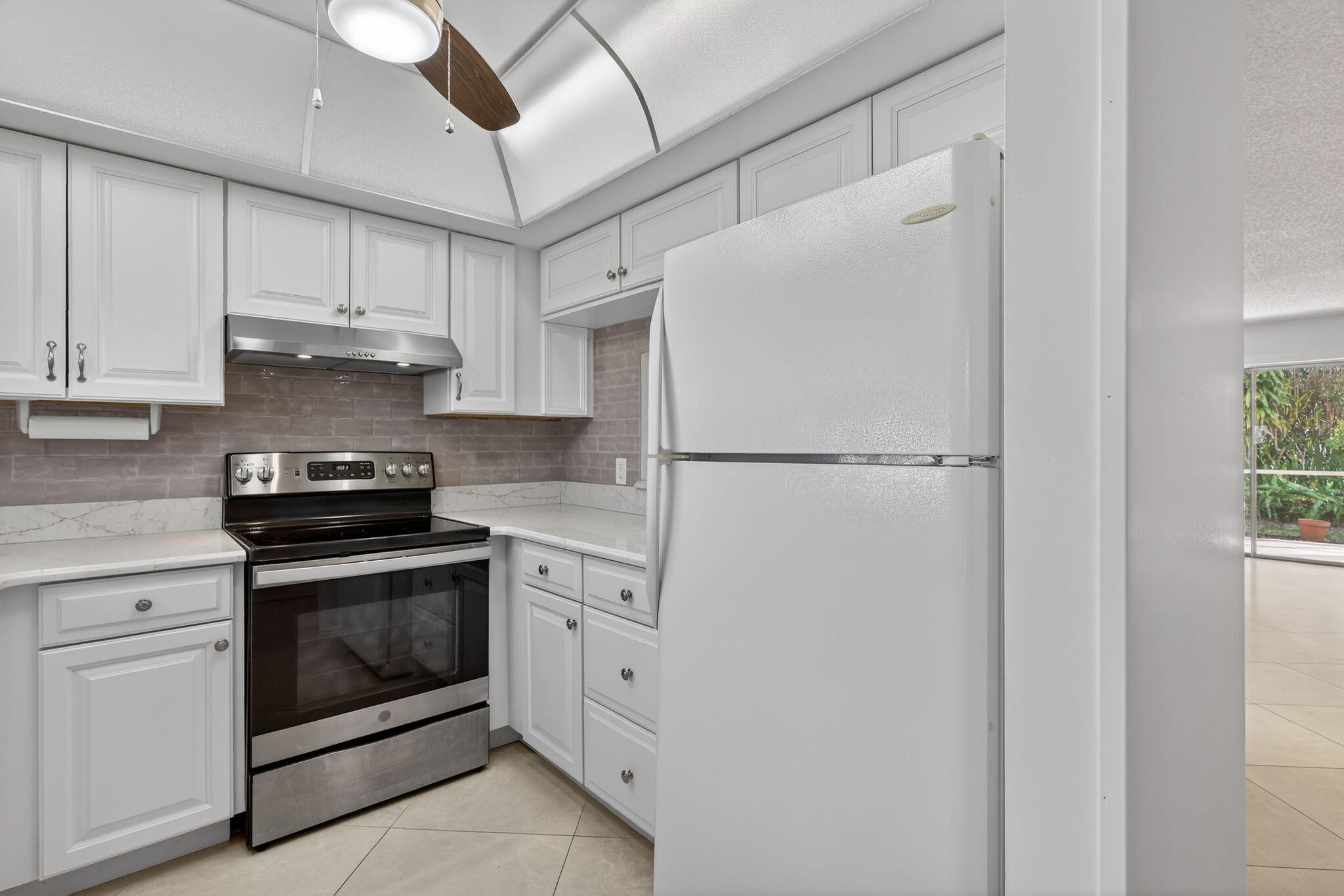 KINGSWOOD CONDO - Residential Lease