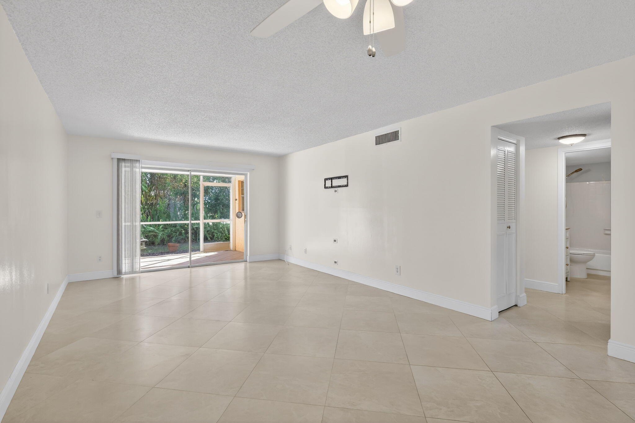 KINGSWOOD CONDO - Residential Lease