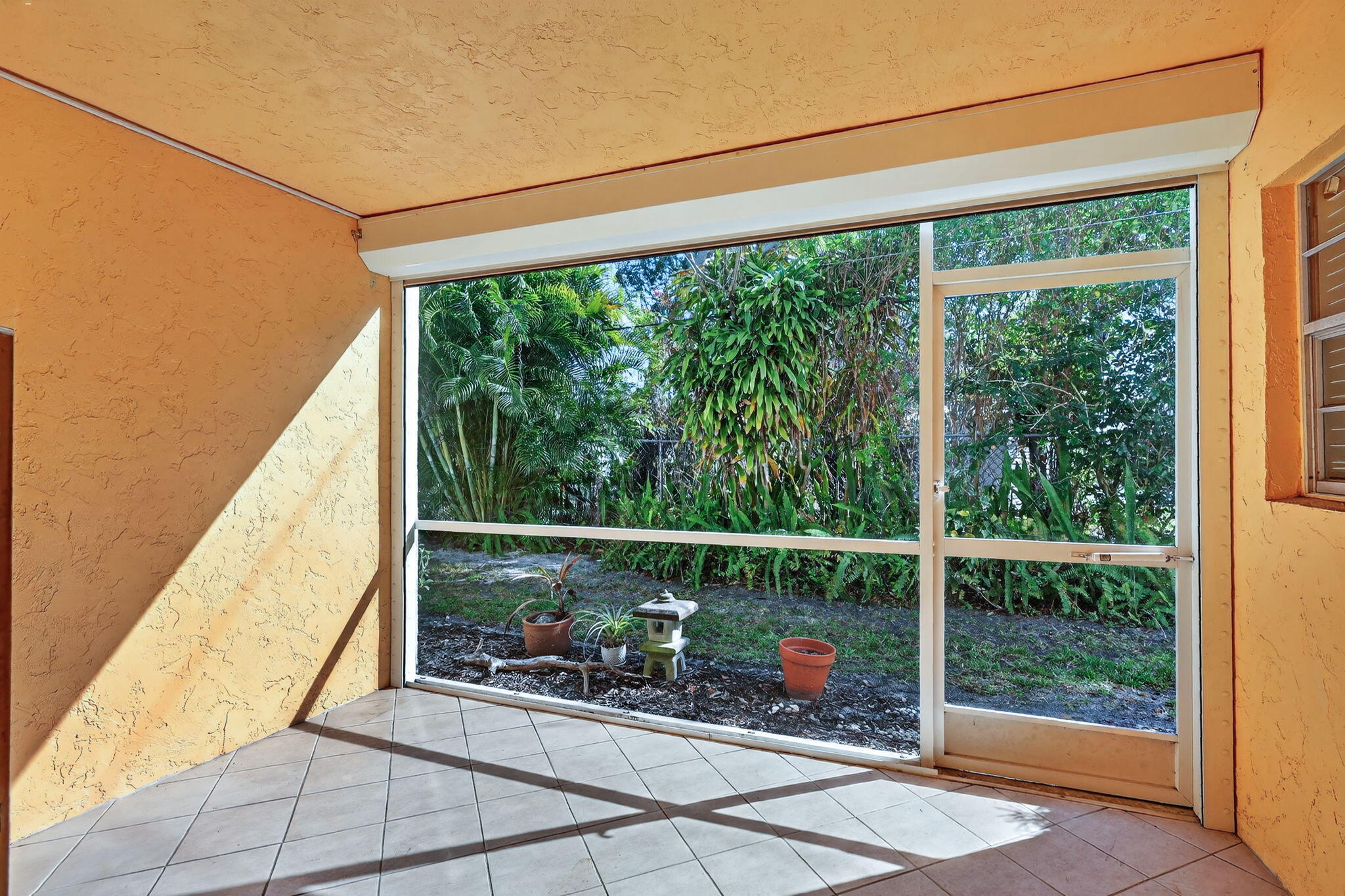 KINGSWOOD CONDO - Residential Lease