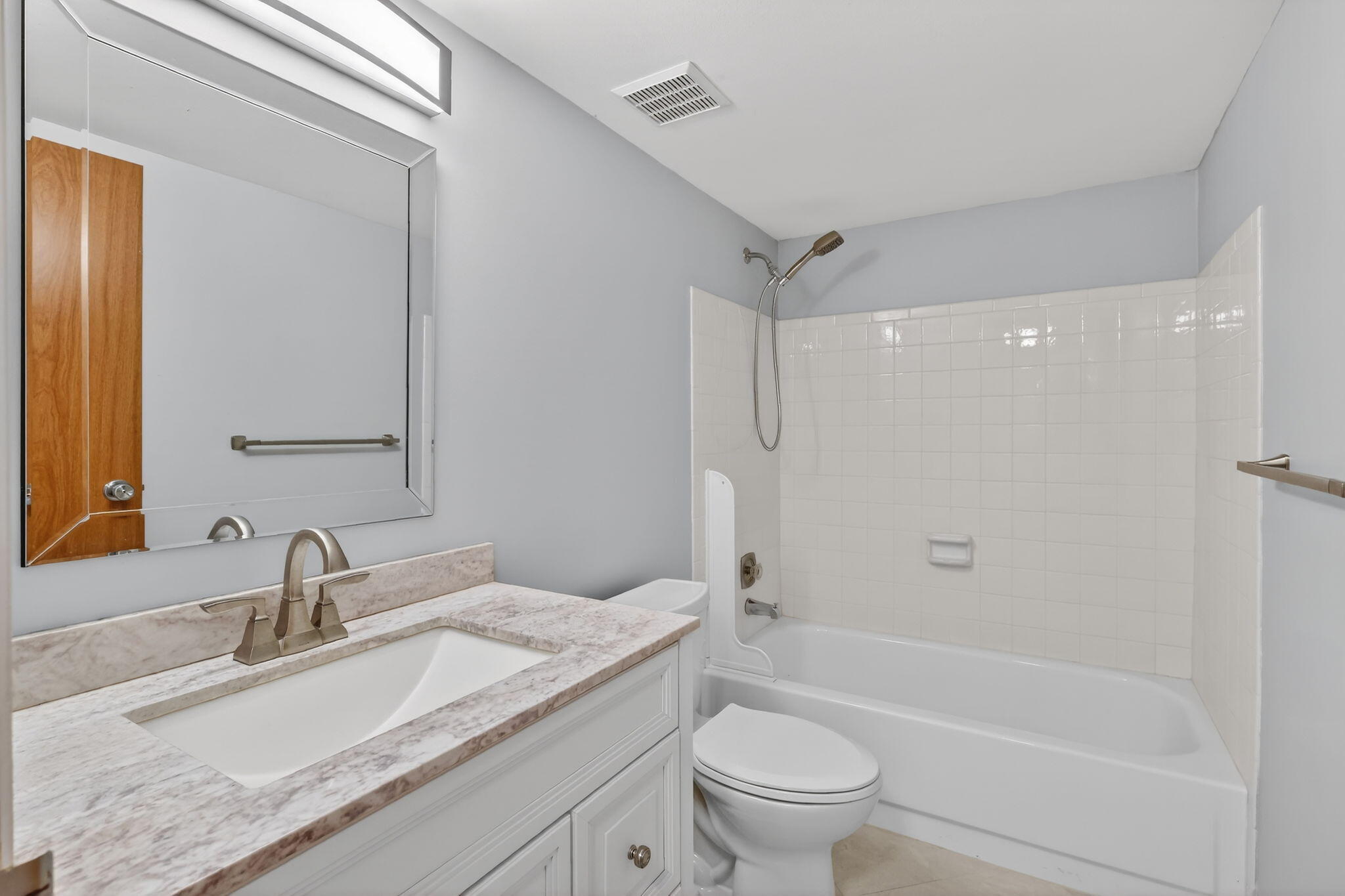 KINGSWOOD CONDO - Residential Lease