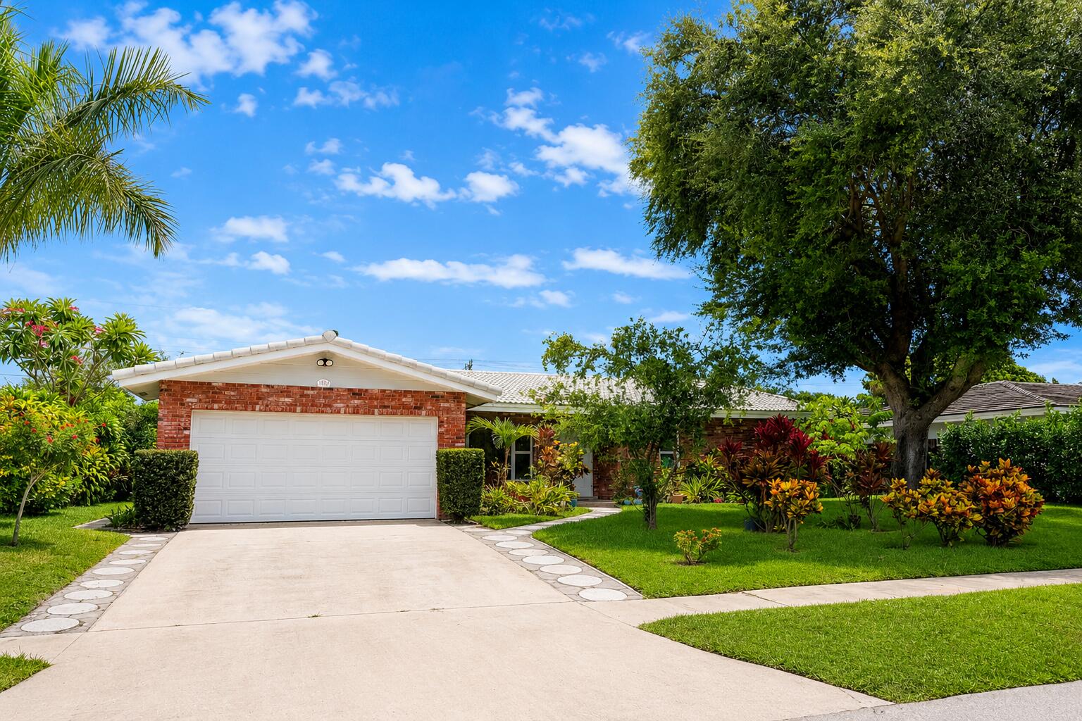 BOCA RATON SQUARE 9 - Residential Lease