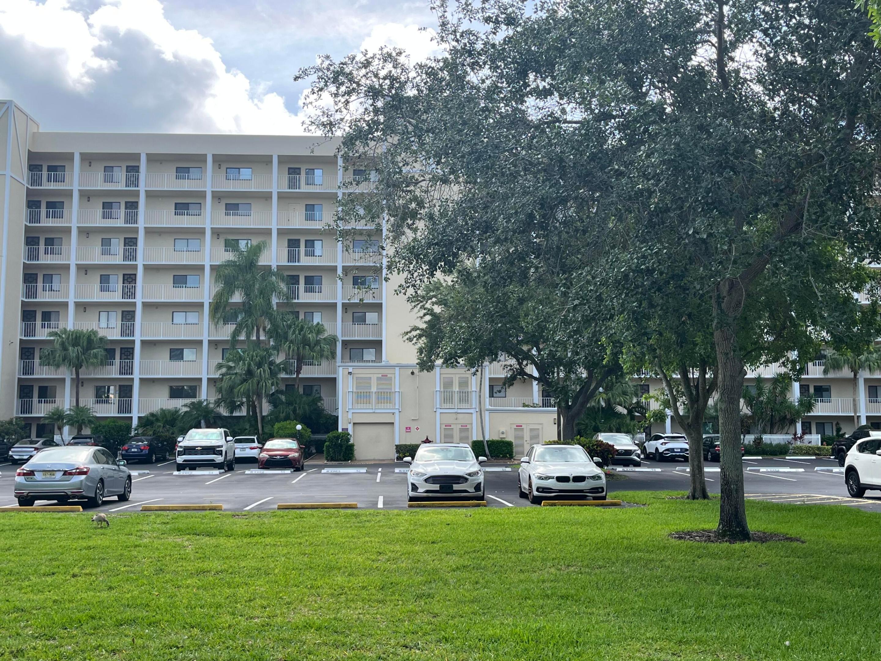 HUNTINGTON LAKES - Residential
