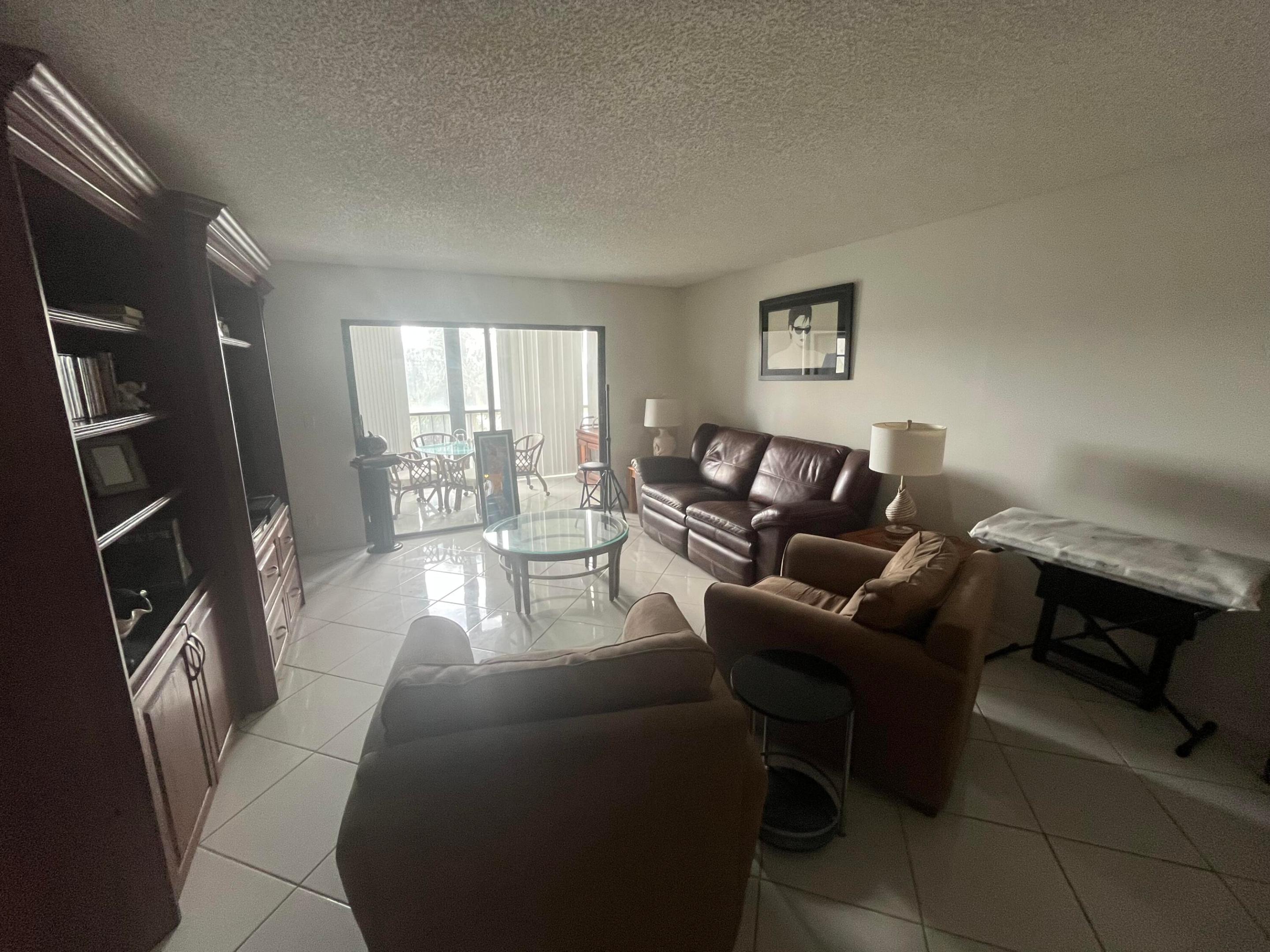 HUNTINGTON LAKES - Residential