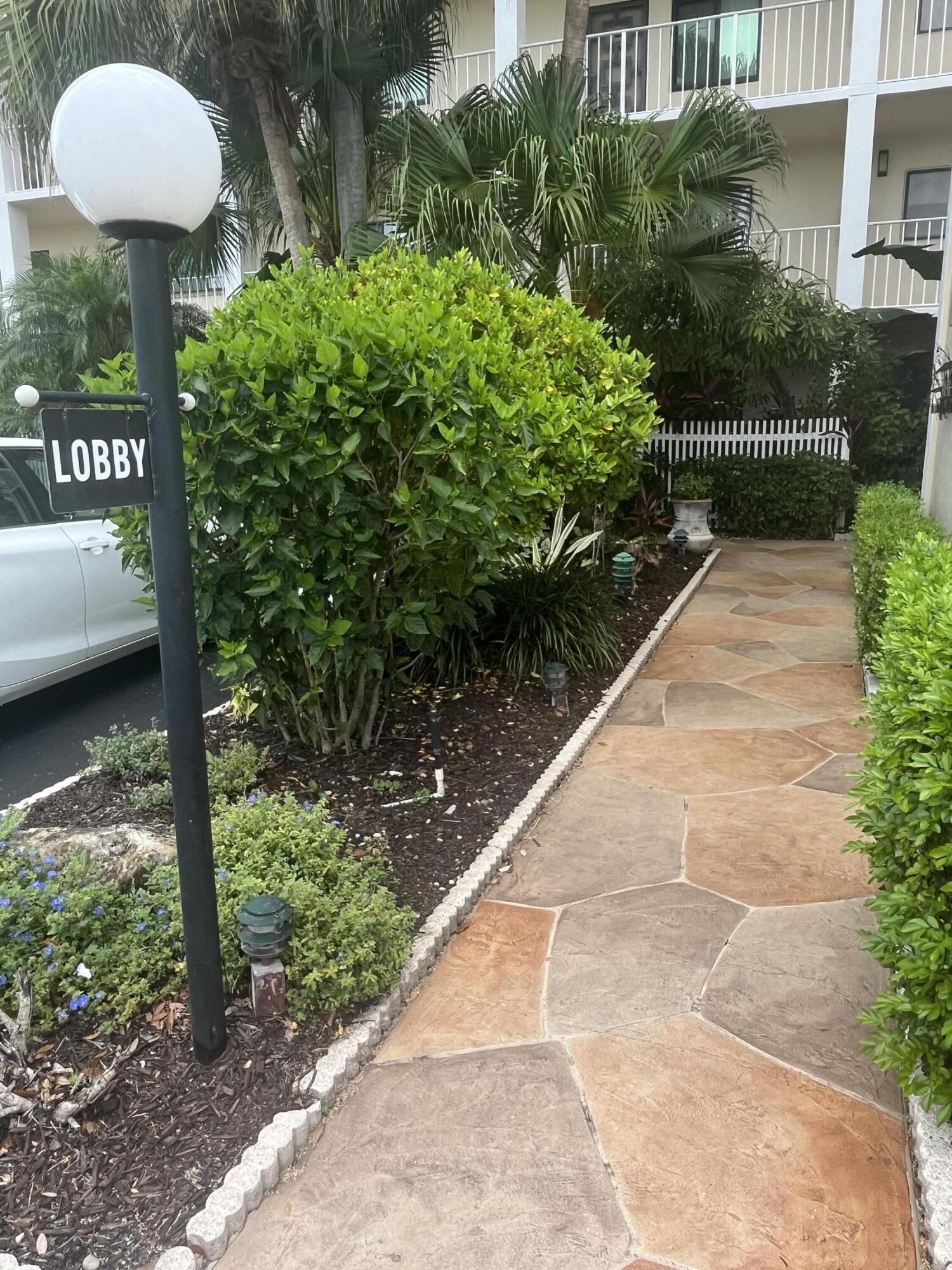 HUNTINGTON LAKES - Residential