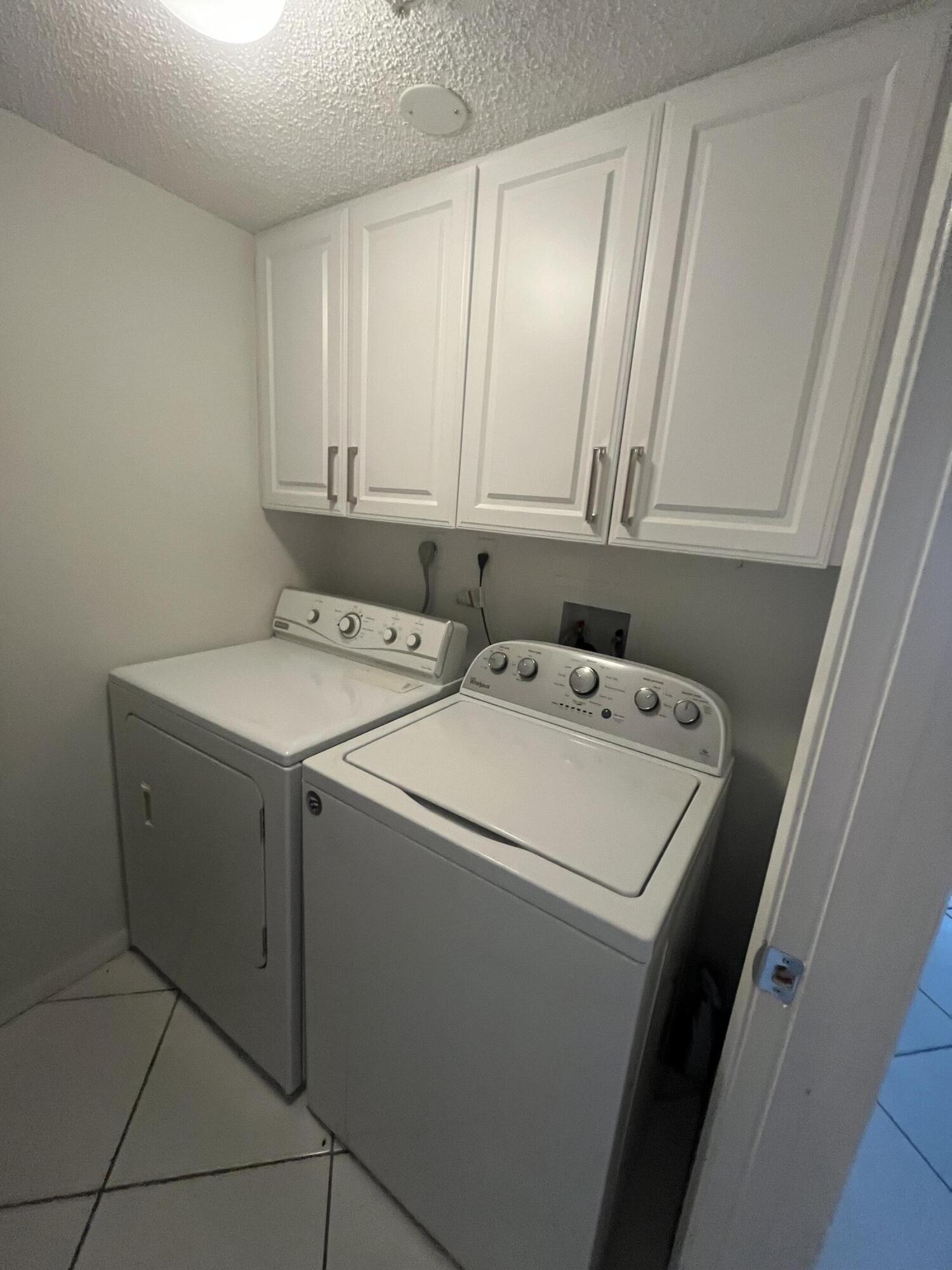 HUNTINGTON LAKES - Residential
