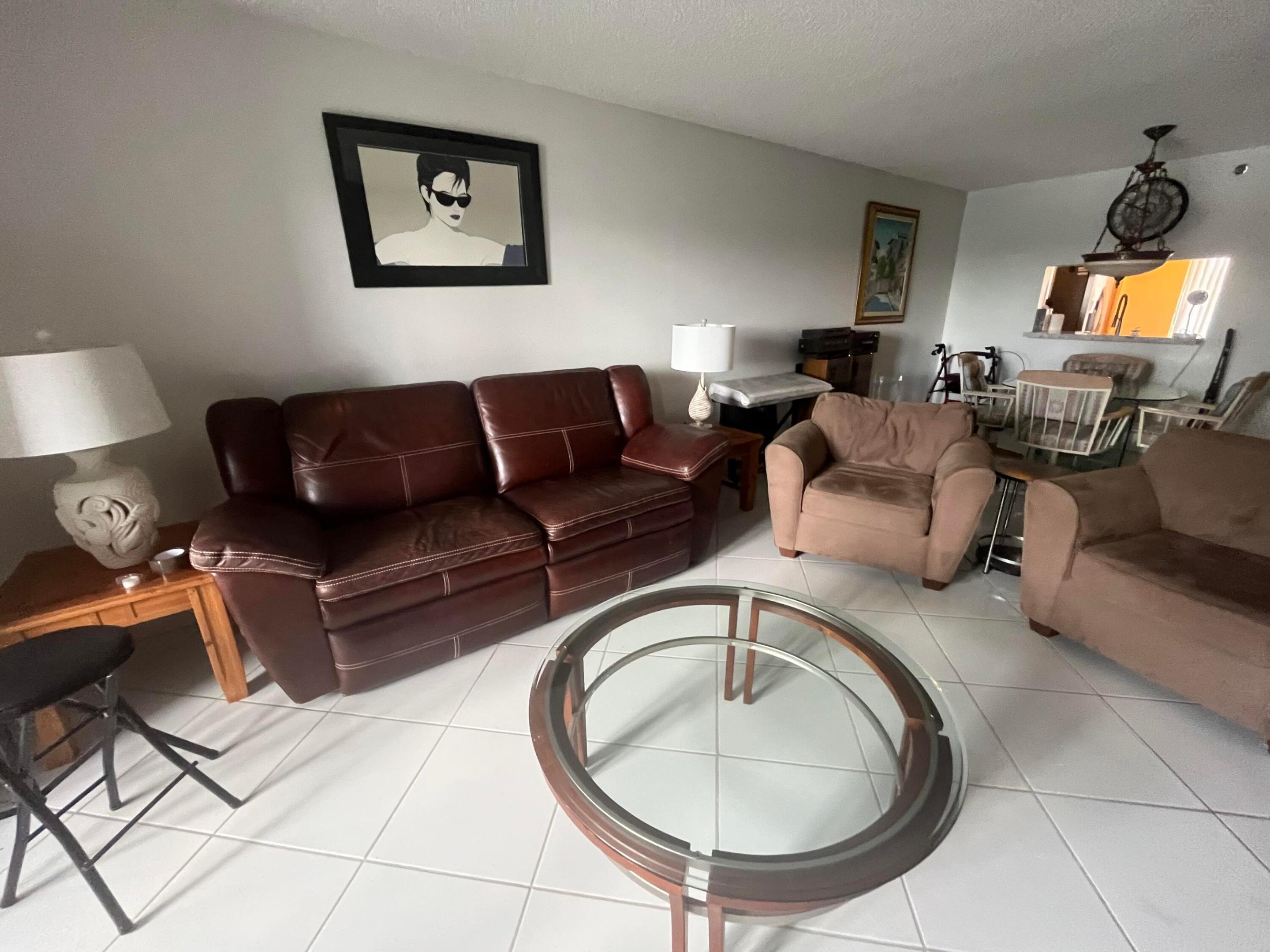 HUNTINGTON LAKES - Residential