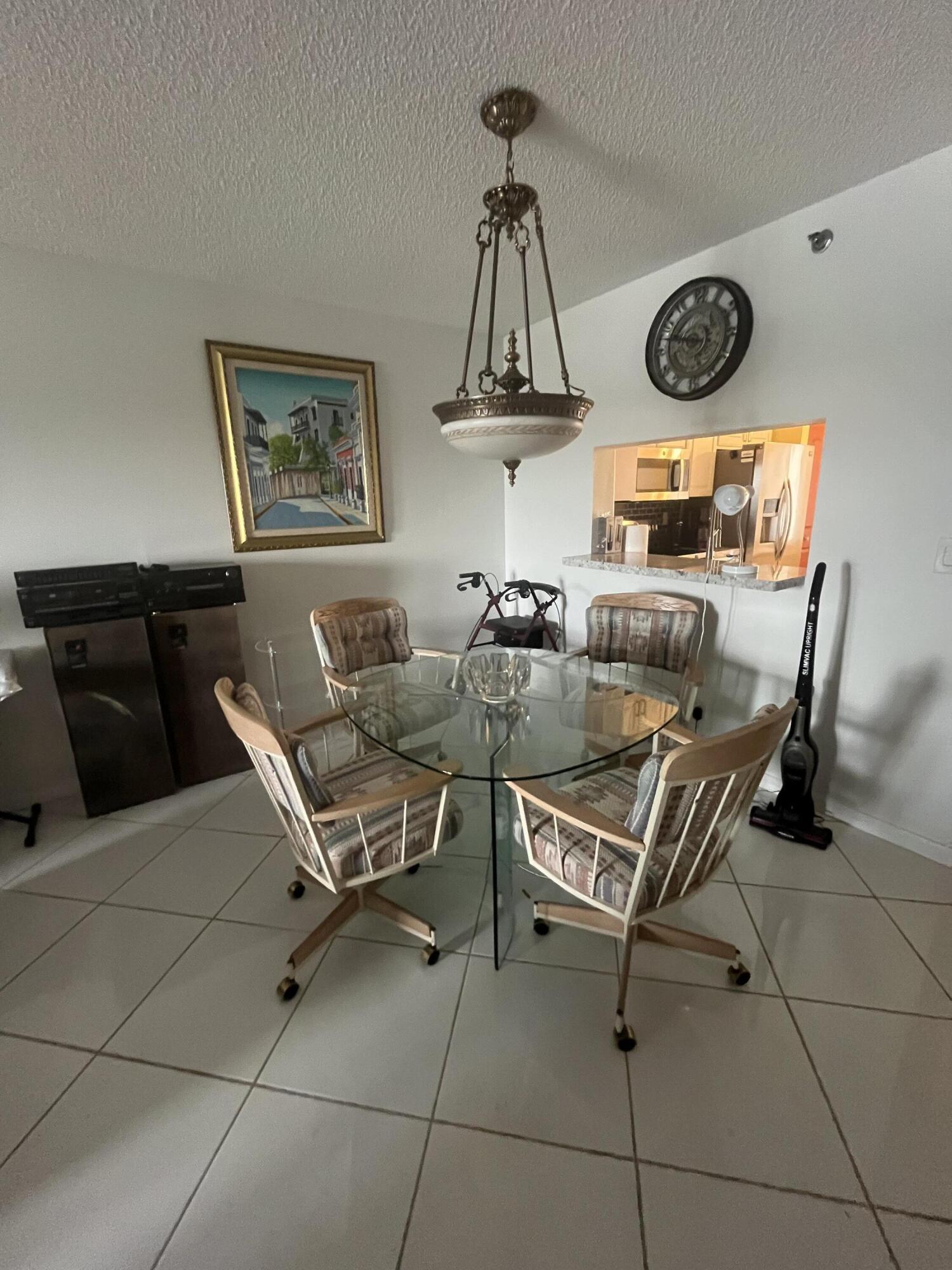 HUNTINGTON LAKES - Residential