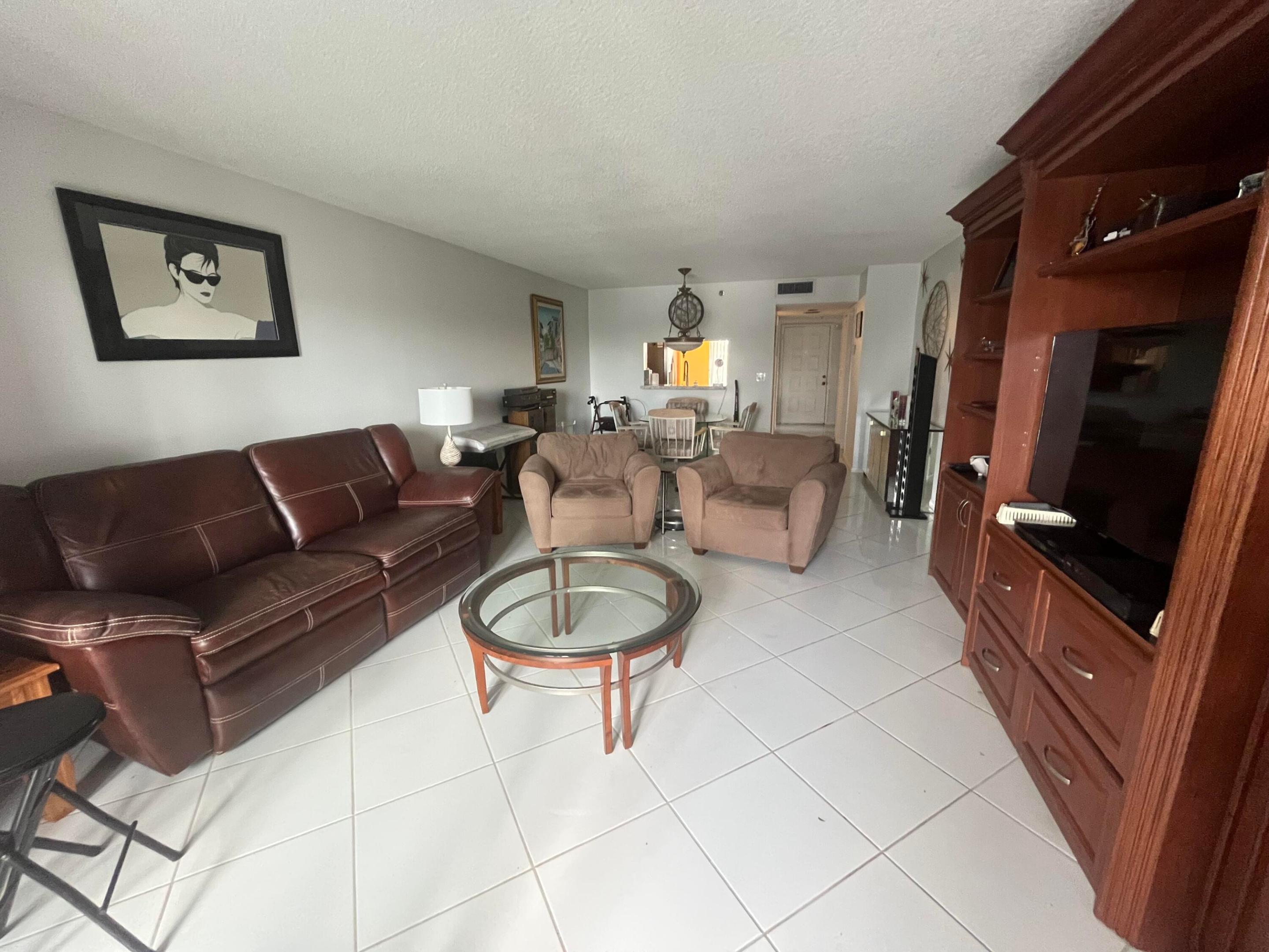 HUNTINGTON LAKES - Residential