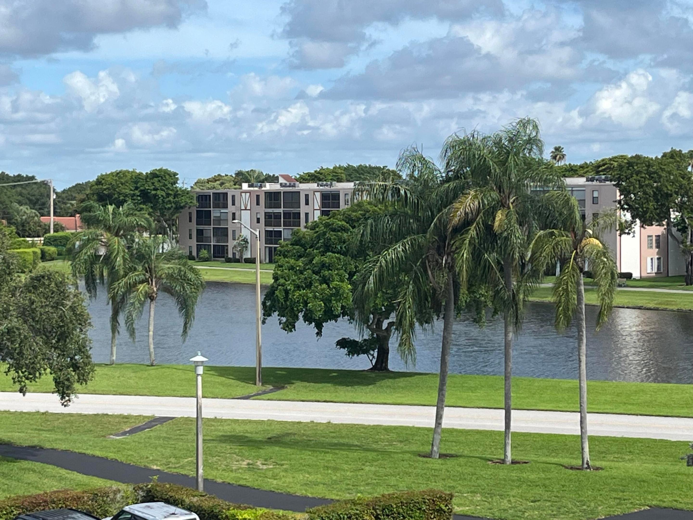 HUNTINGTON LAKES - Residential