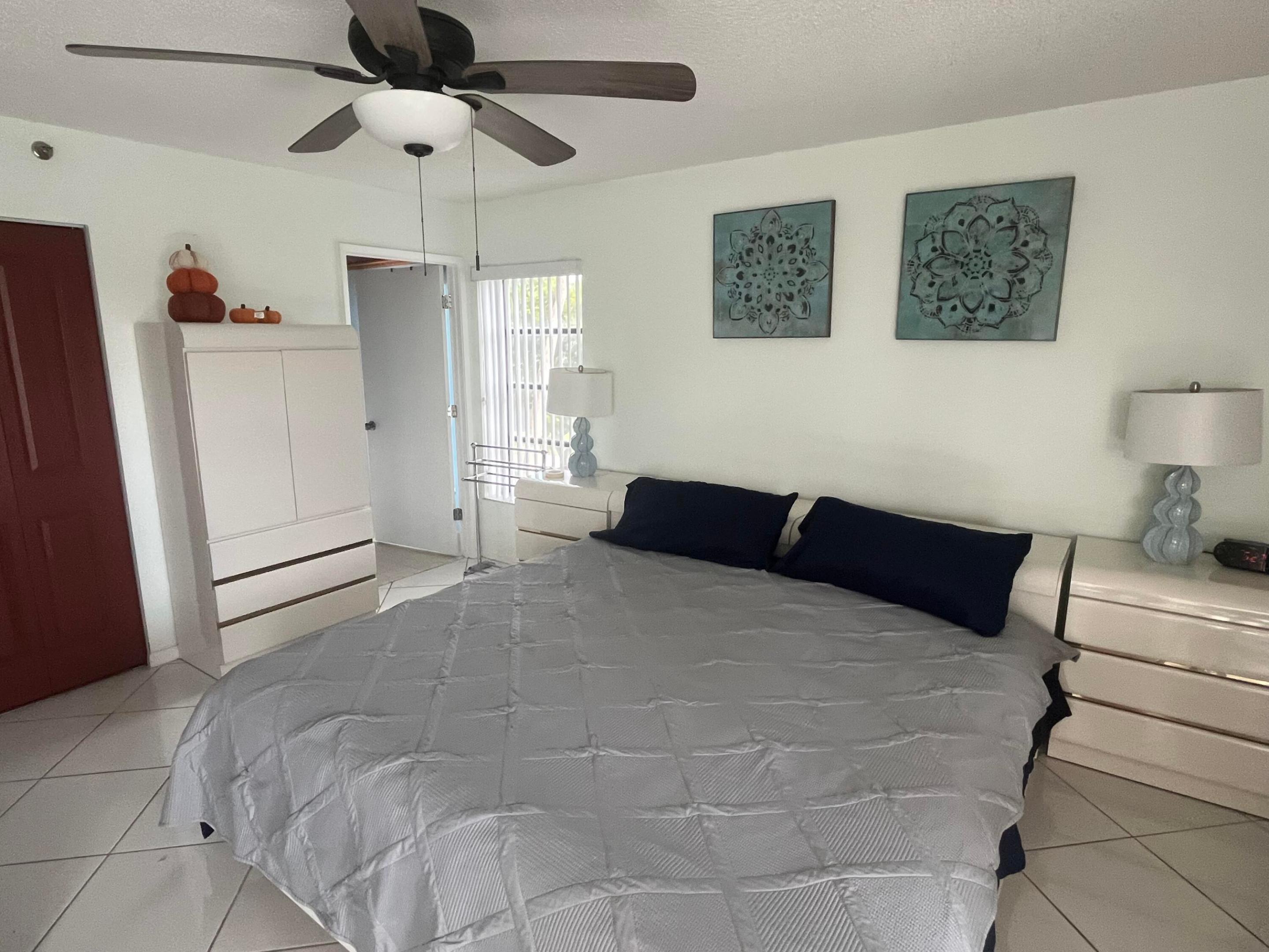 HUNTINGTON LAKES - Residential