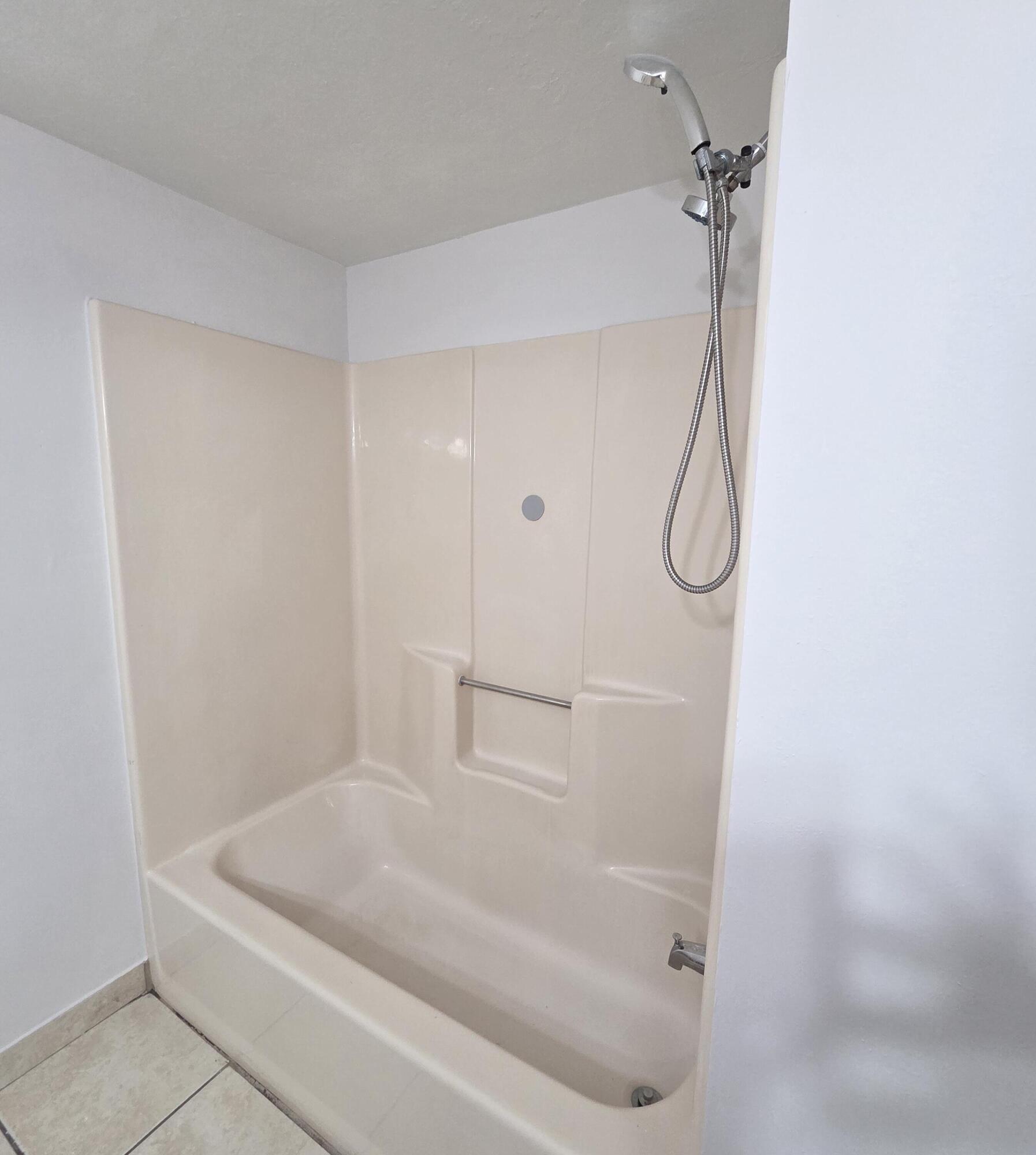 PALM BEACH TRACE CONDO - Residential Lease
