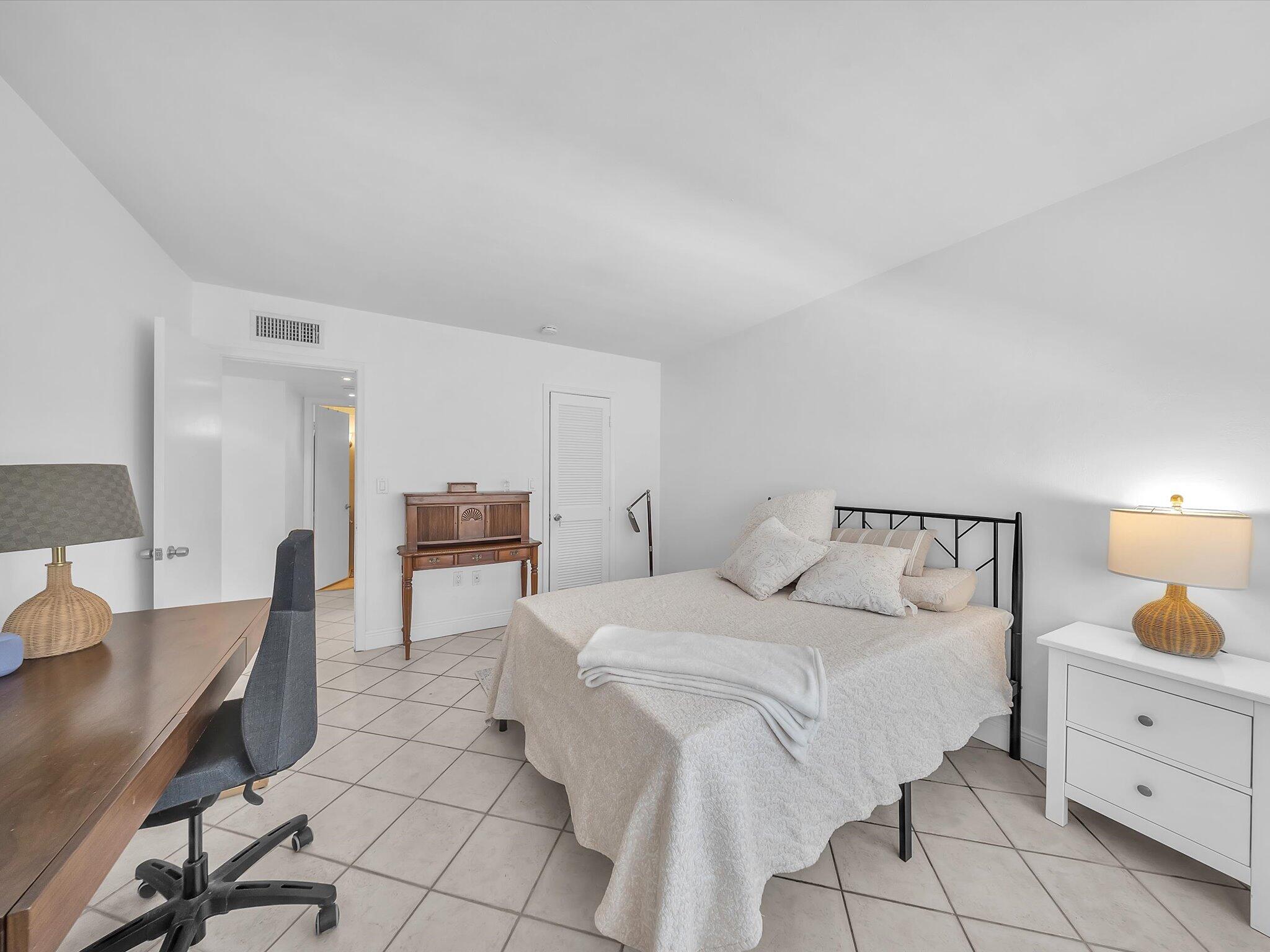 ROYAL CARIBBEAN CLUB CONDO - Residential
