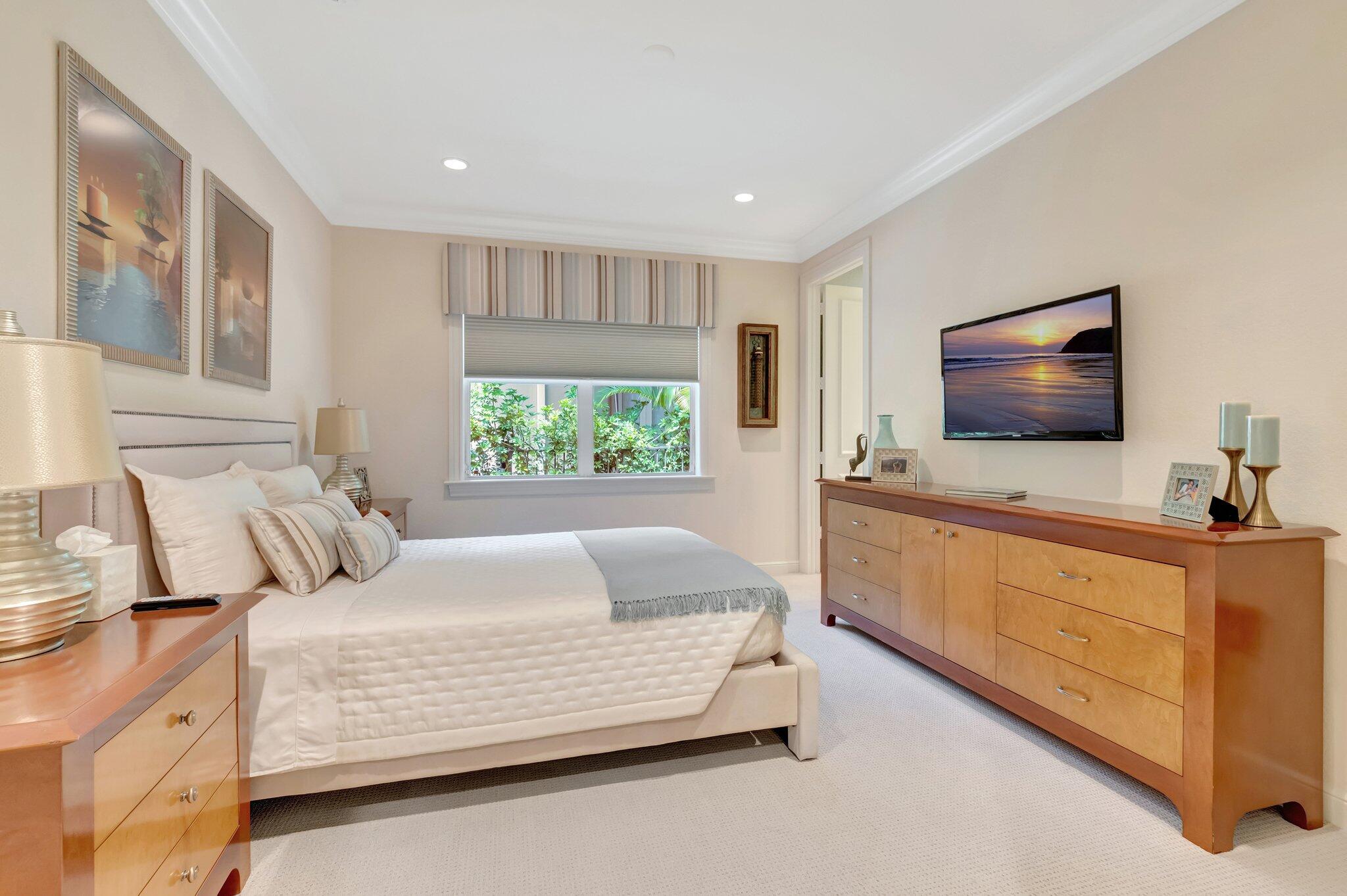 WINDSOR BAY WOODFIELD COUNTRY CLUB - Residential