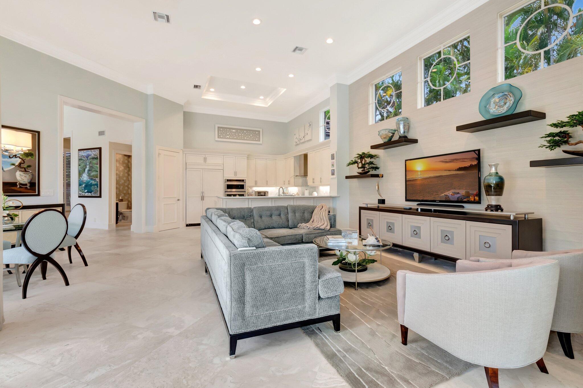 WINDSOR BAY WOODFIELD COUNTRY CLUB - Residential