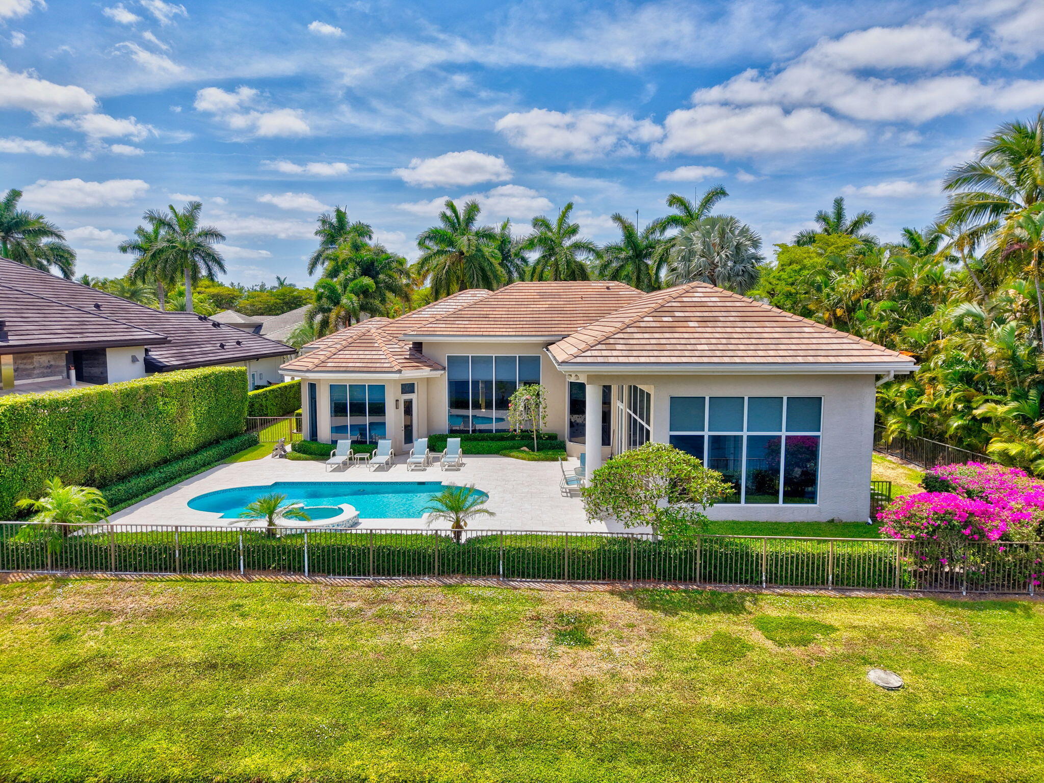 WINDSOR BAY WOODFIELD COUNTRY CLUB - Residential