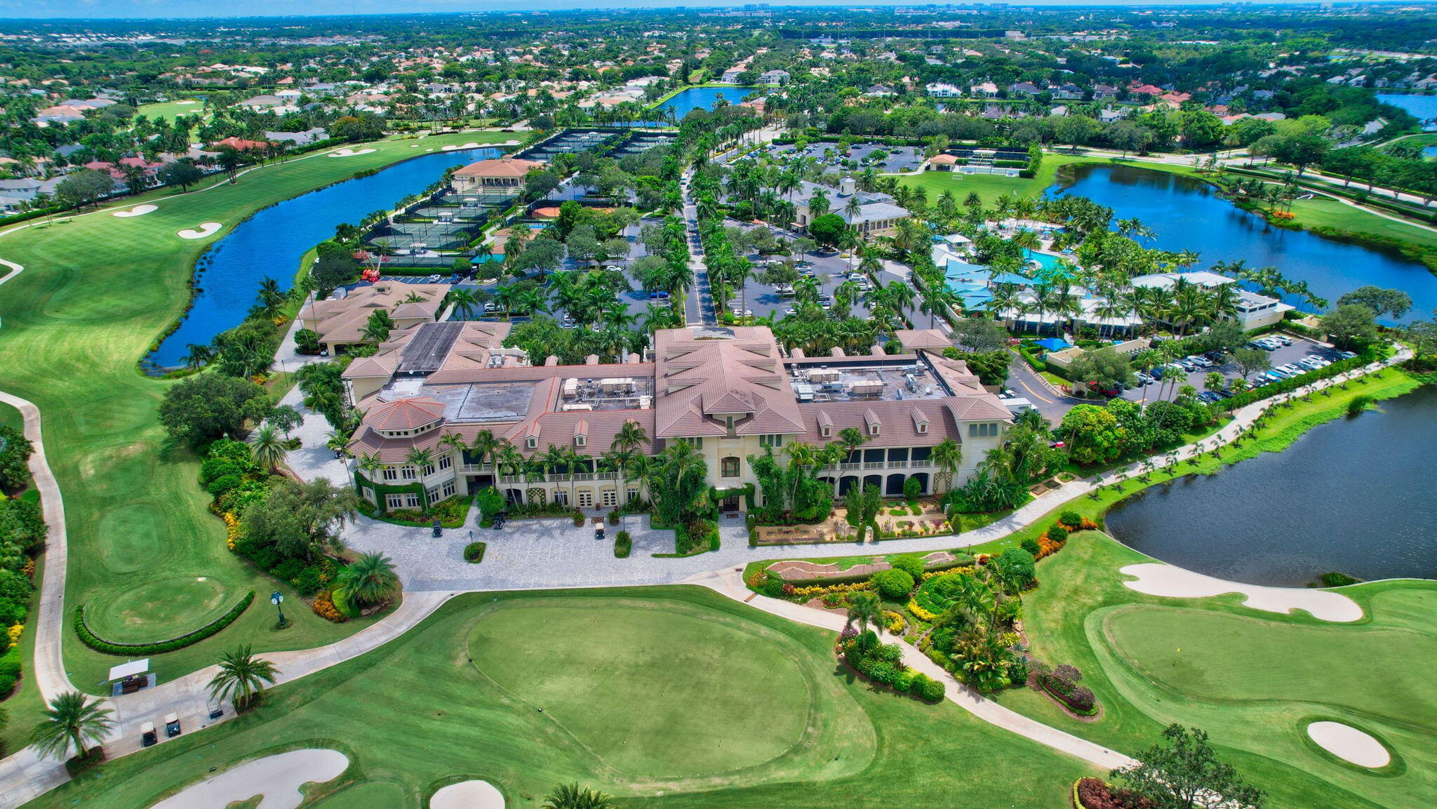 WINDSOR BAY WOODFIELD COUNTRY CLUB - Residential