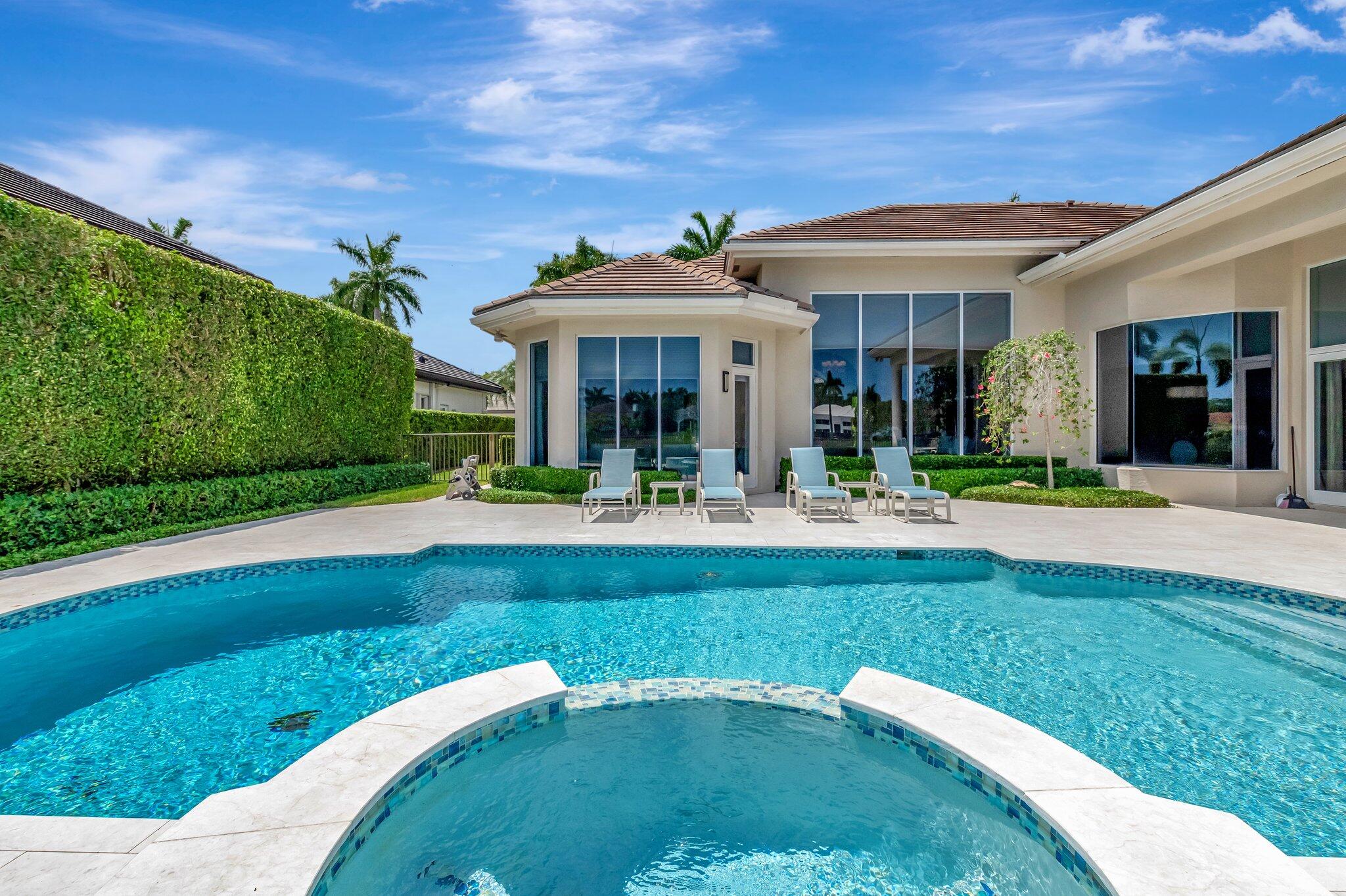 WINDSOR BAY WOODFIELD COUNTRY CLUB - Residential