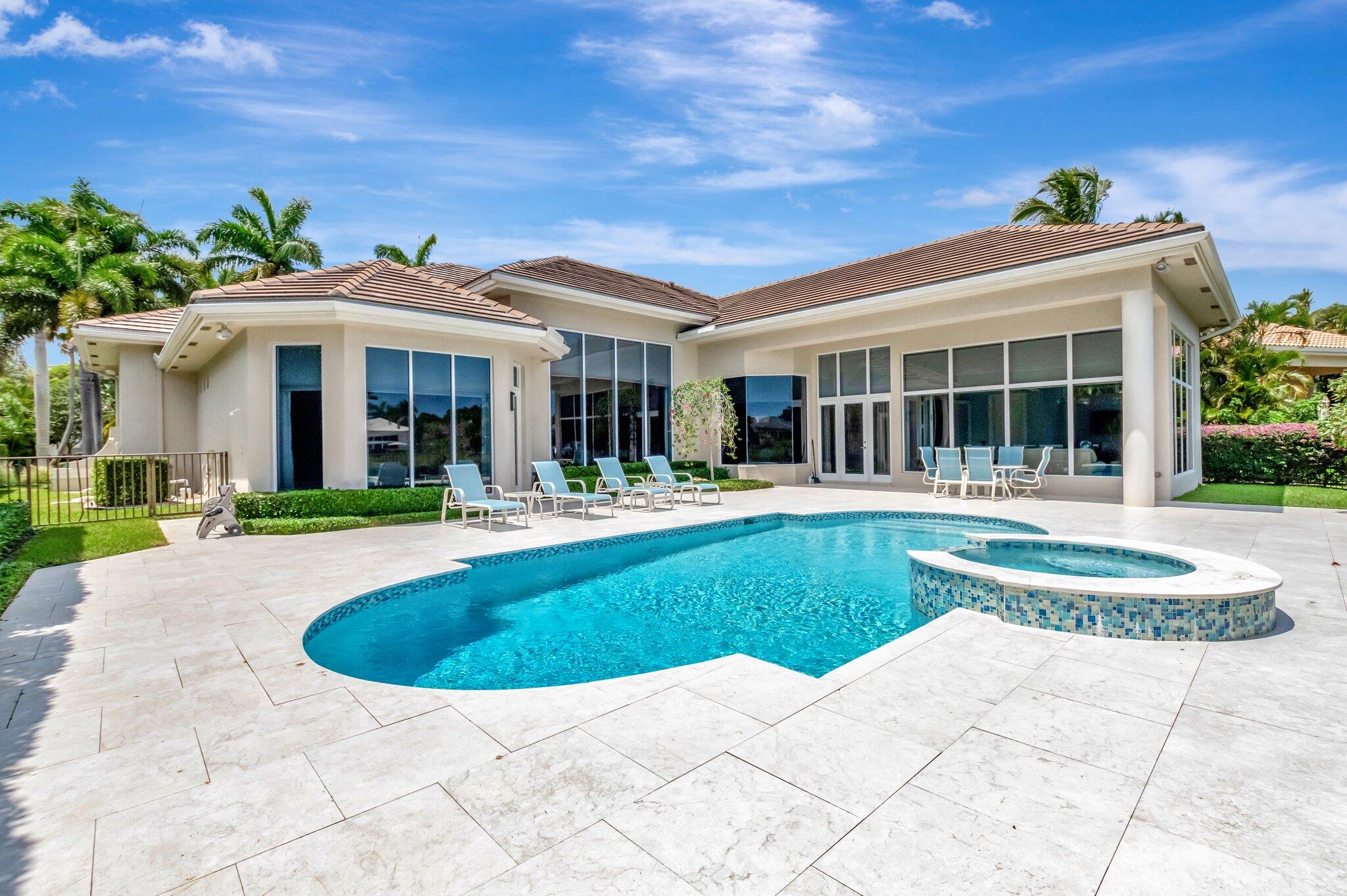 WINDSOR BAY WOODFIELD COUNTRY CLUB - Residential