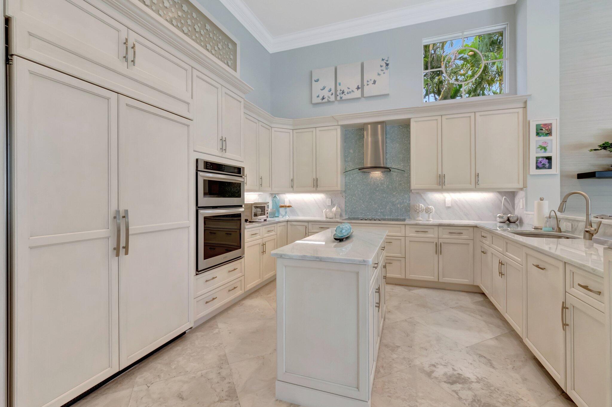 WINDSOR BAY WOODFIELD COUNTRY CLUB - Residential
