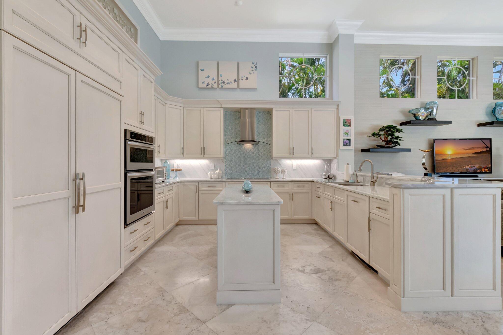 WINDSOR BAY WOODFIELD COUNTRY CLUB - Residential