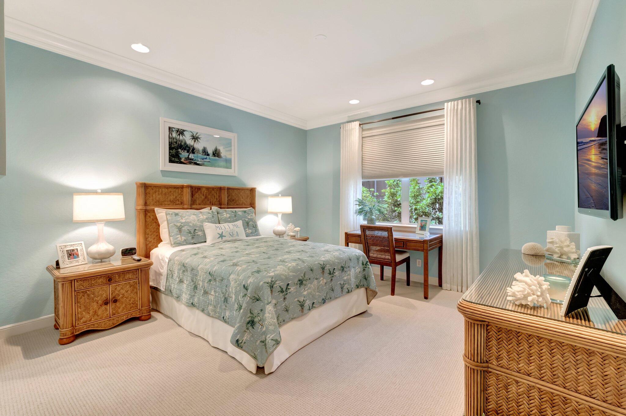 WINDSOR BAY WOODFIELD COUNTRY CLUB - Residential