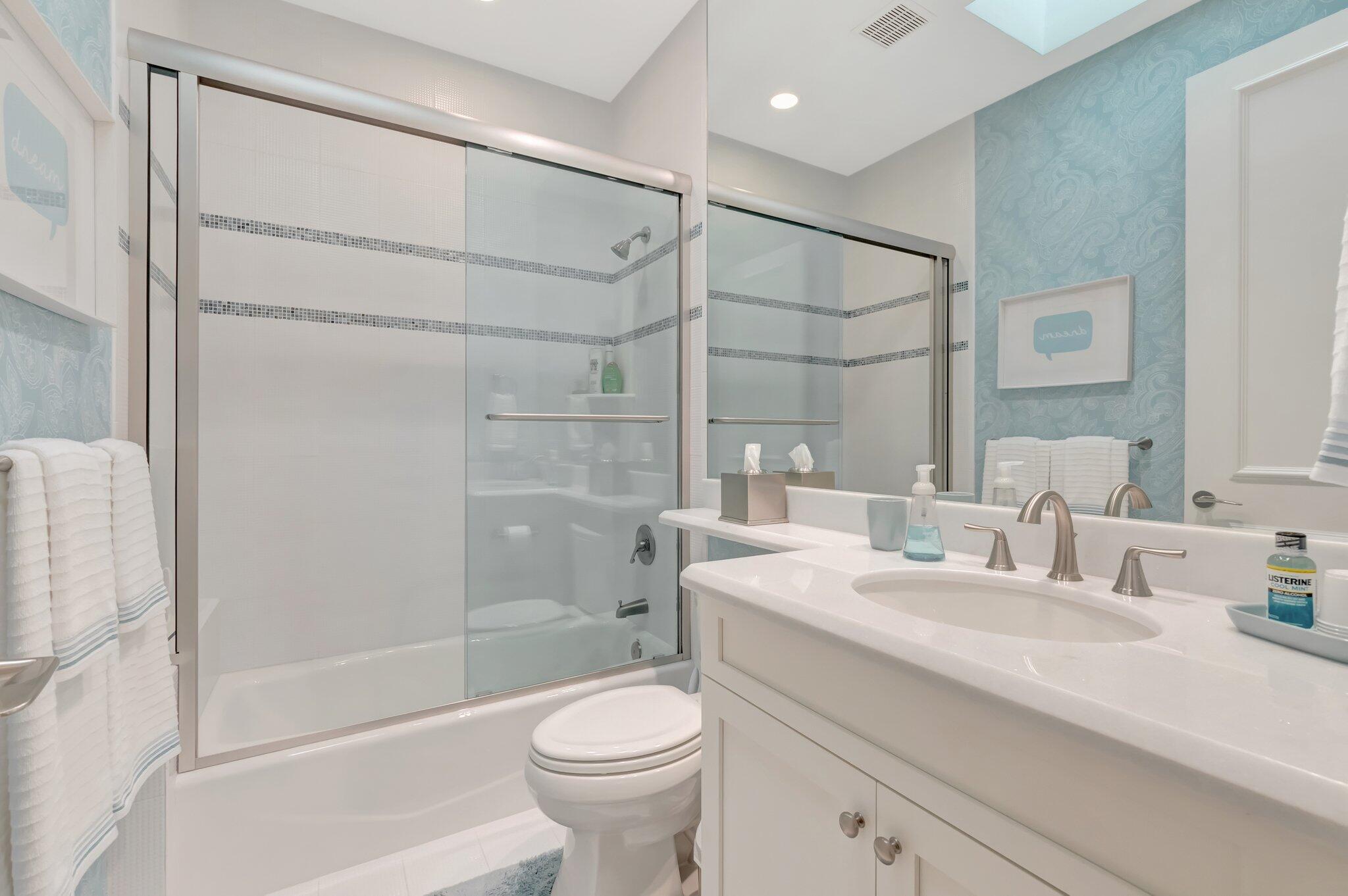 WINDSOR BAY WOODFIELD COUNTRY CLUB - Residential
