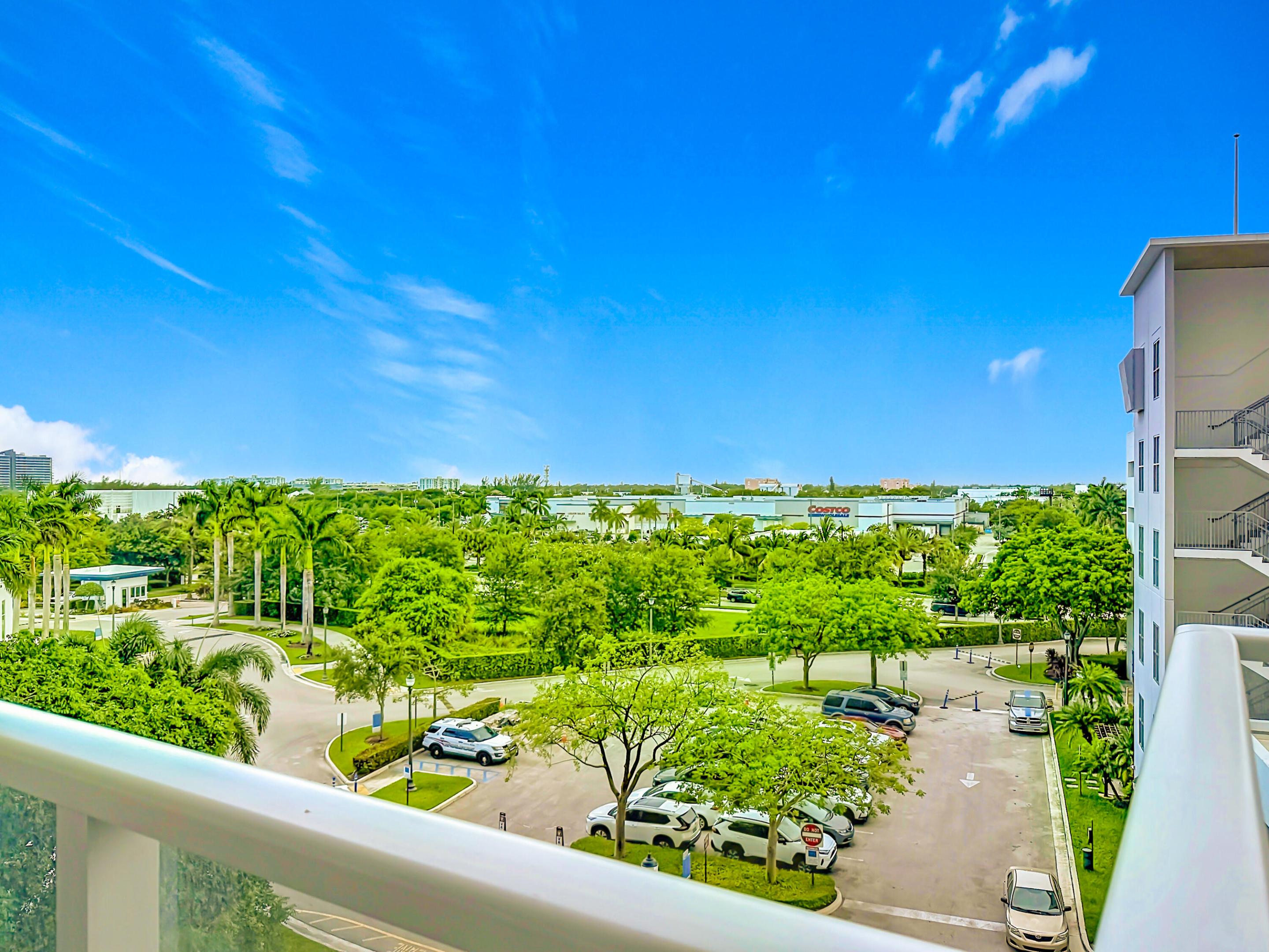 THE OAKS I CONDO - Residential