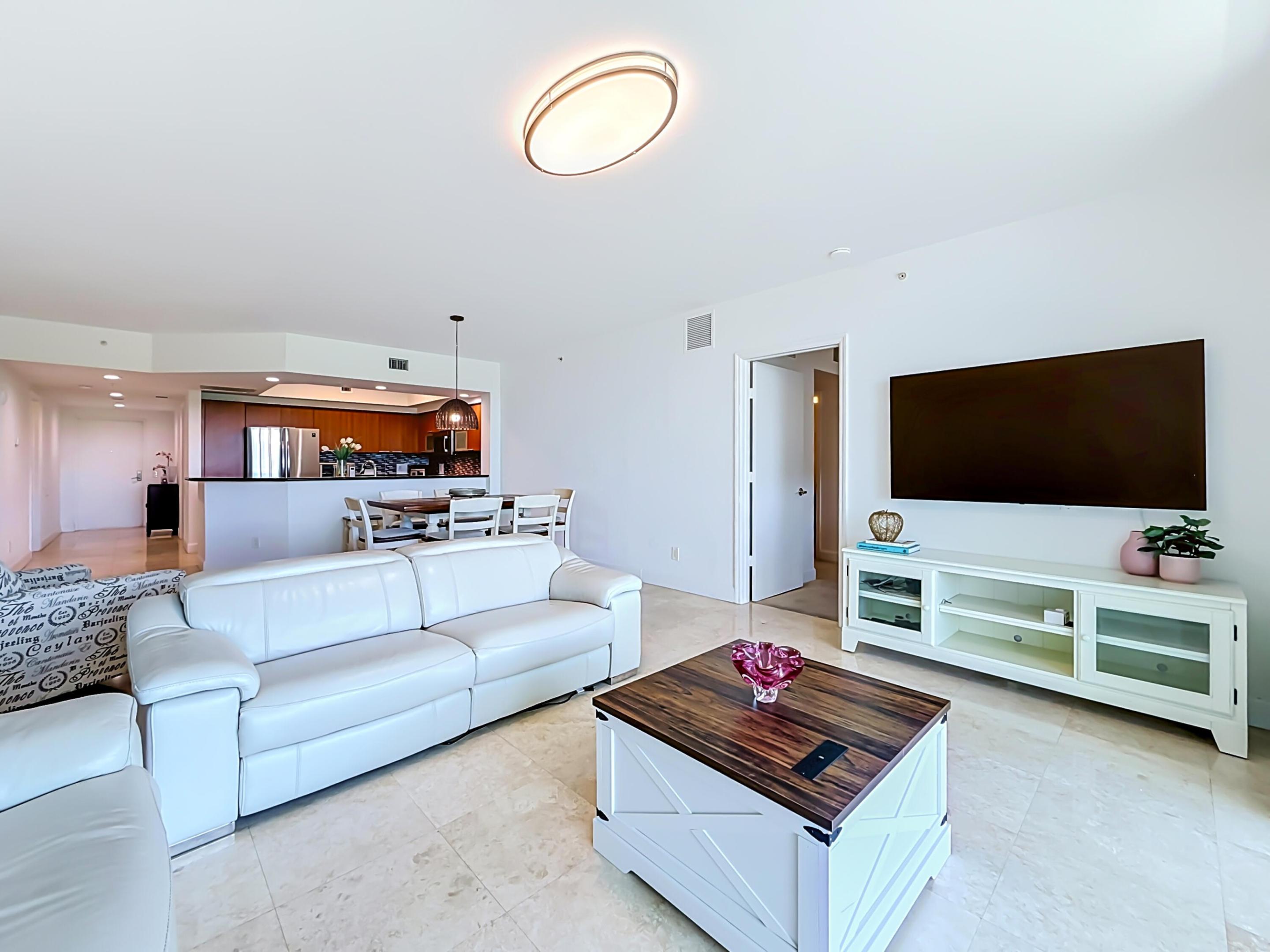 THE OAKS I CONDO - Residential