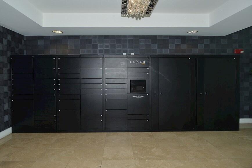 THE OAKS I CONDO - Residential
