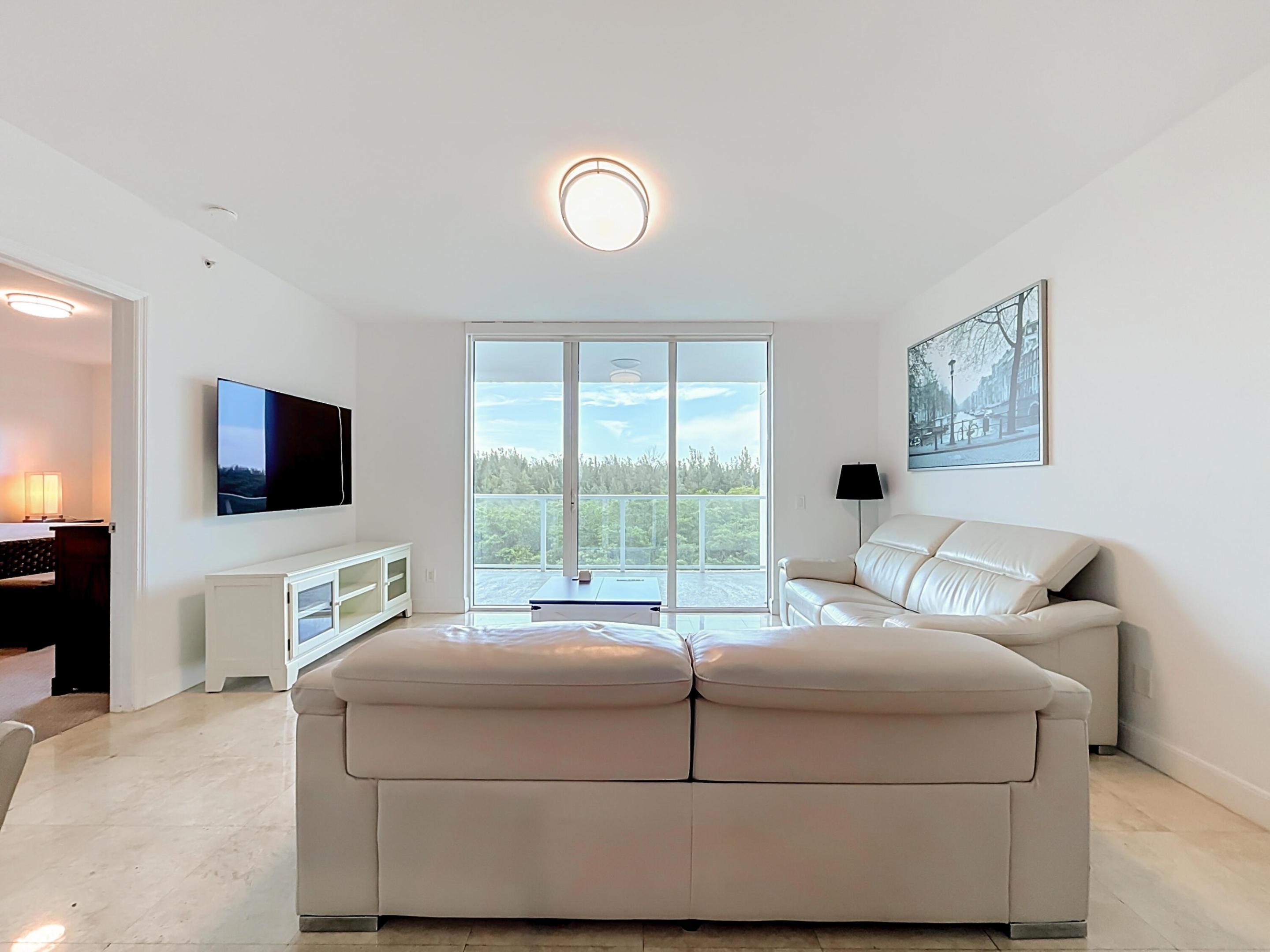 THE OAKS I CONDO - Residential