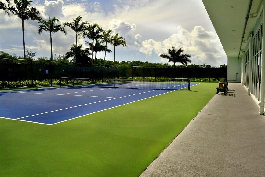 THE OAKS I CONDO - Residential