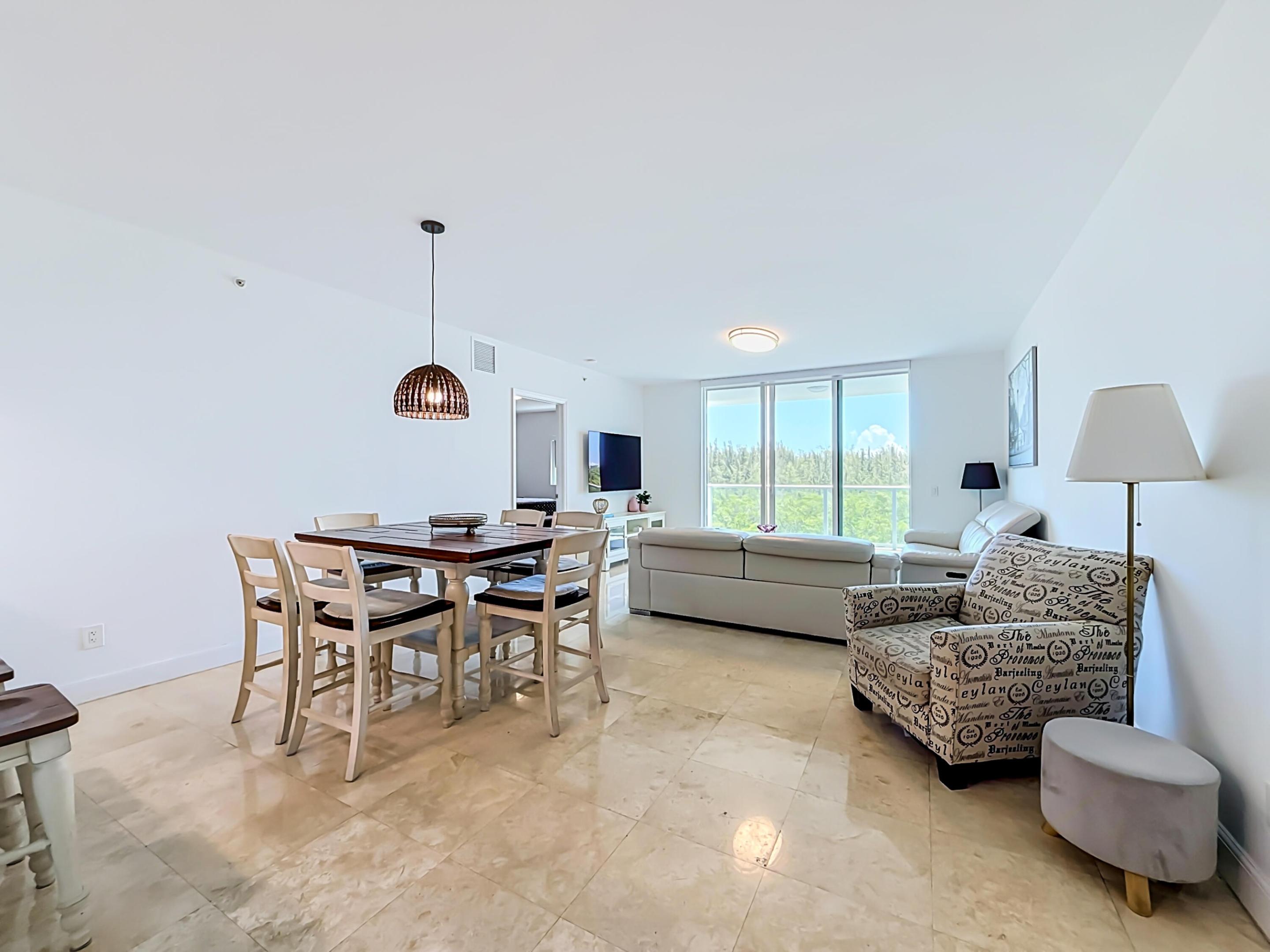 THE OAKS I CONDO - Residential
