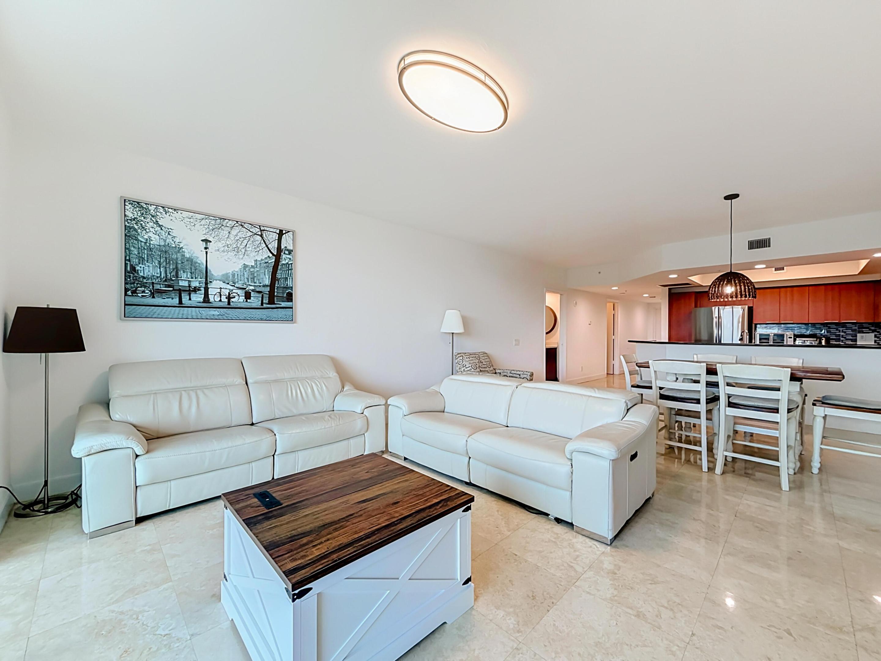THE OAKS I CONDO - Residential