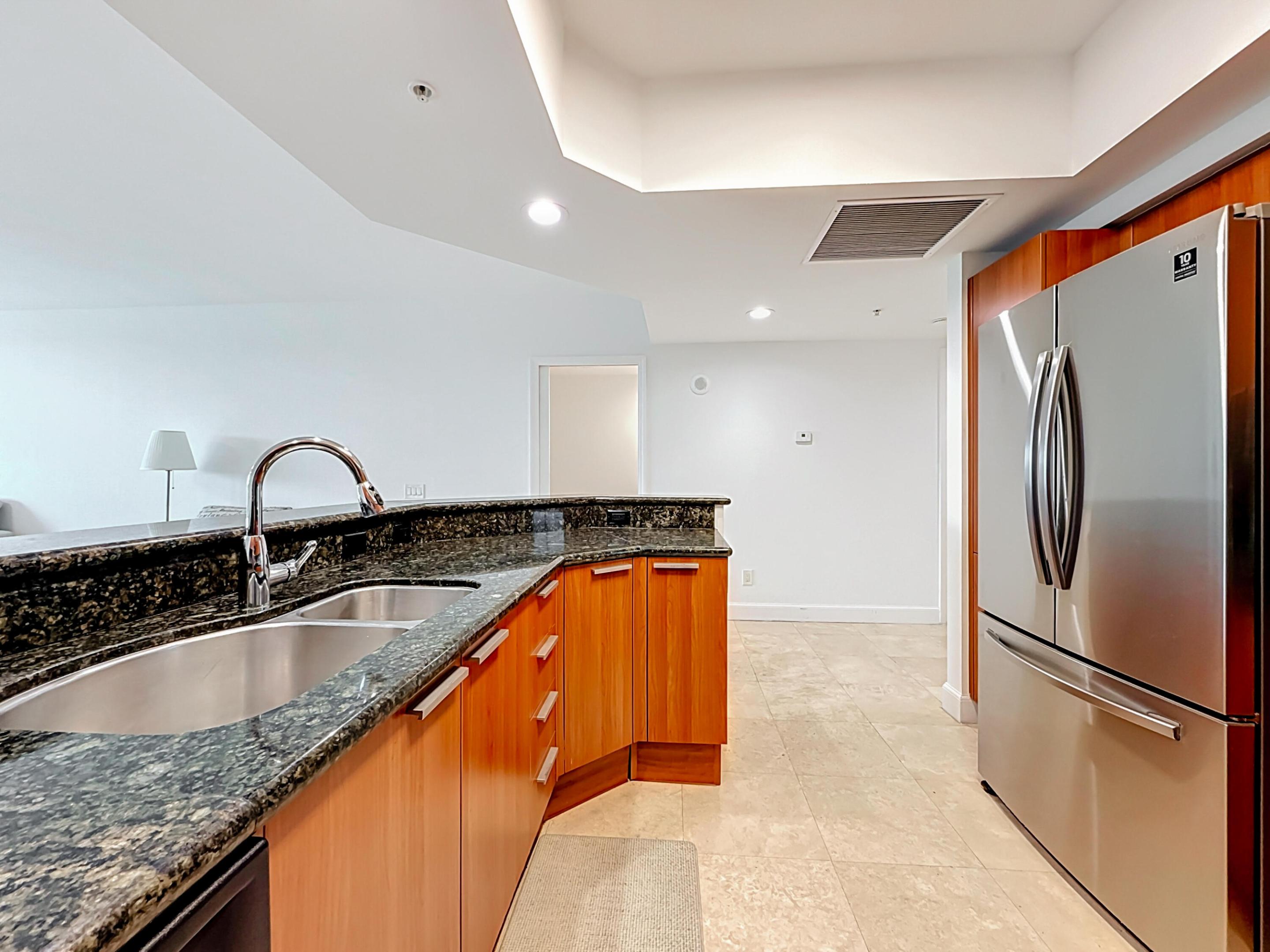THE OAKS I CONDO - Residential