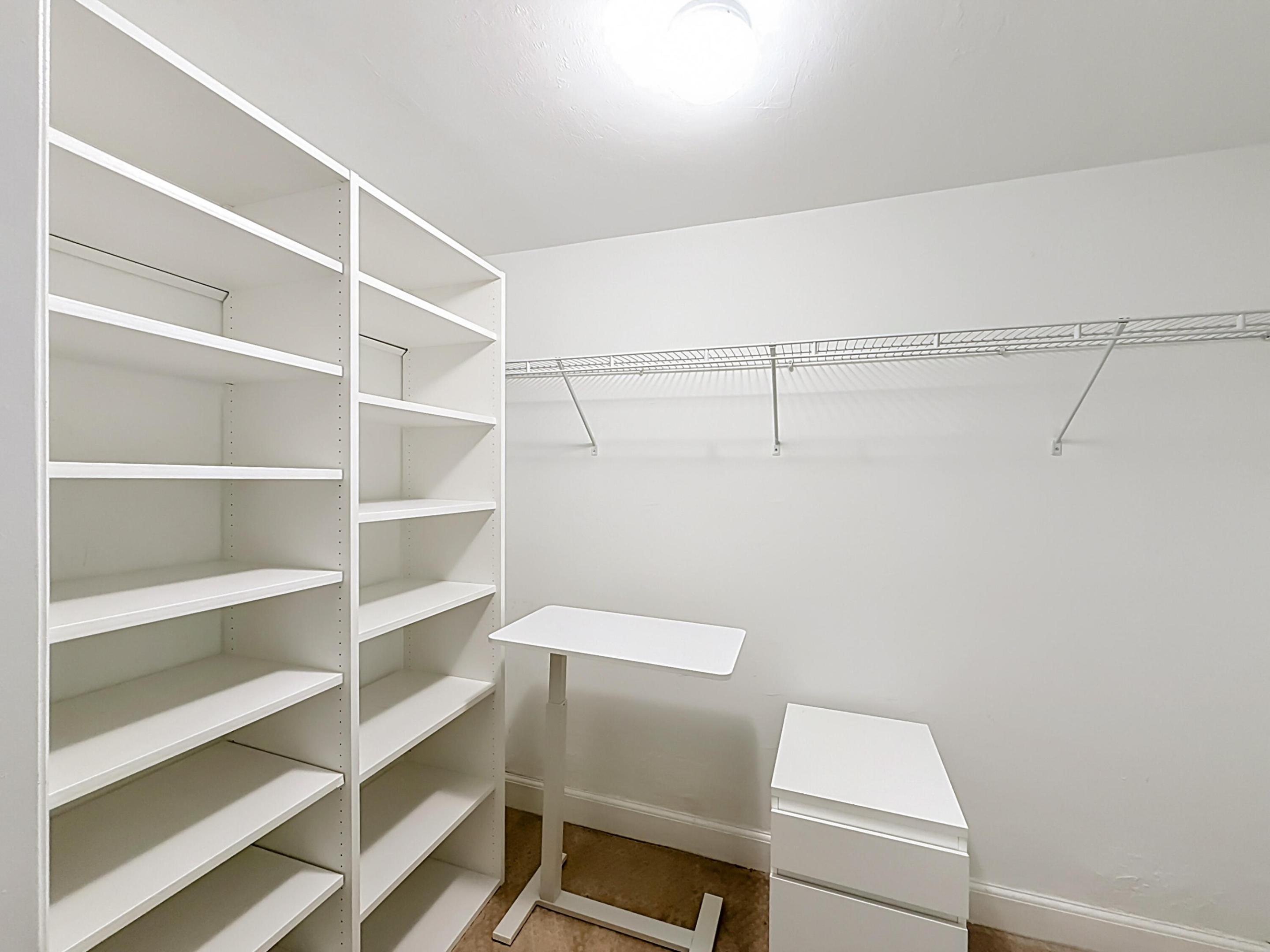 THE OAKS I CONDO - Residential
