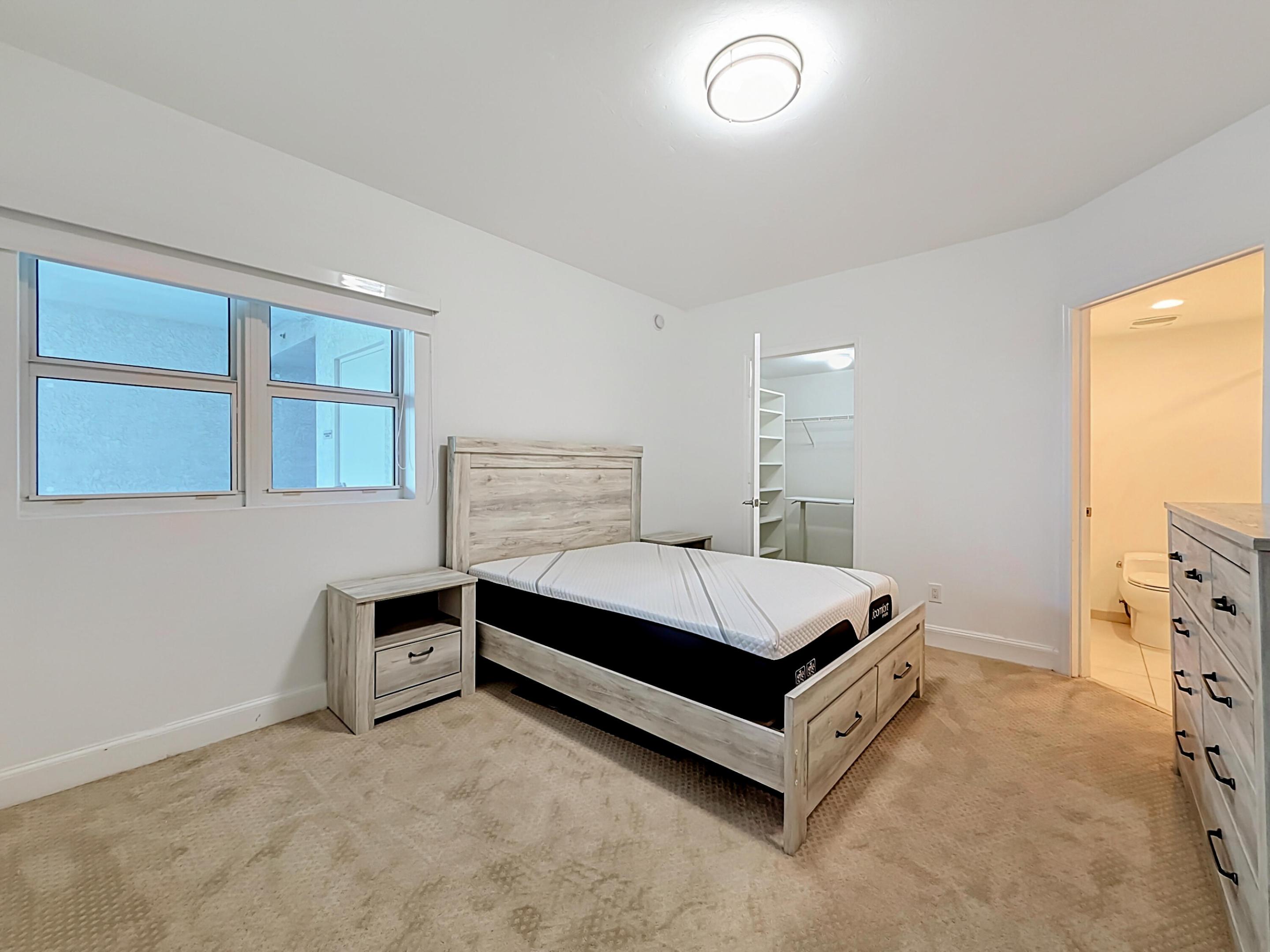 THE OAKS I CONDO - Residential
