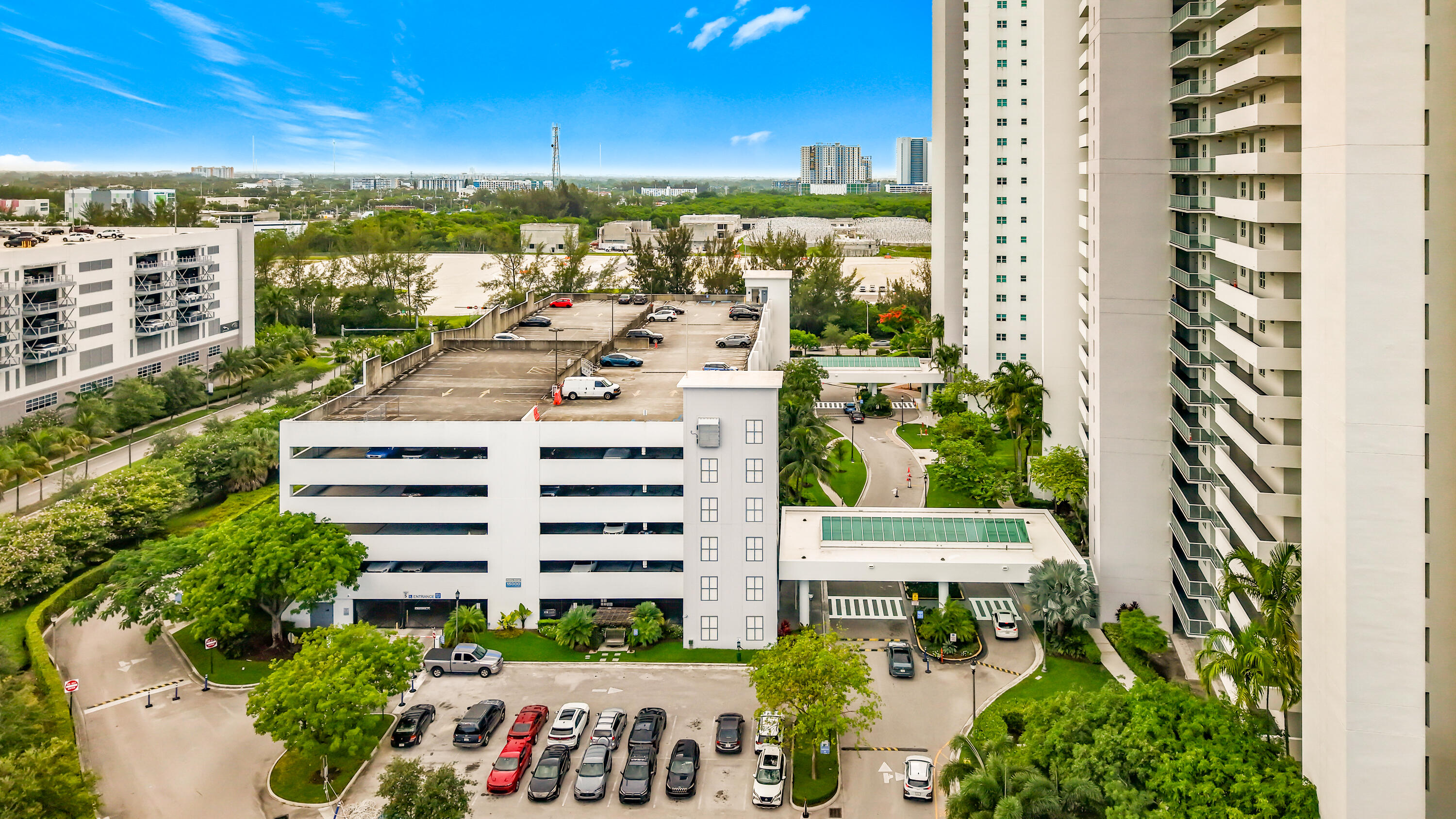 THE OAKS I CONDO - Residential