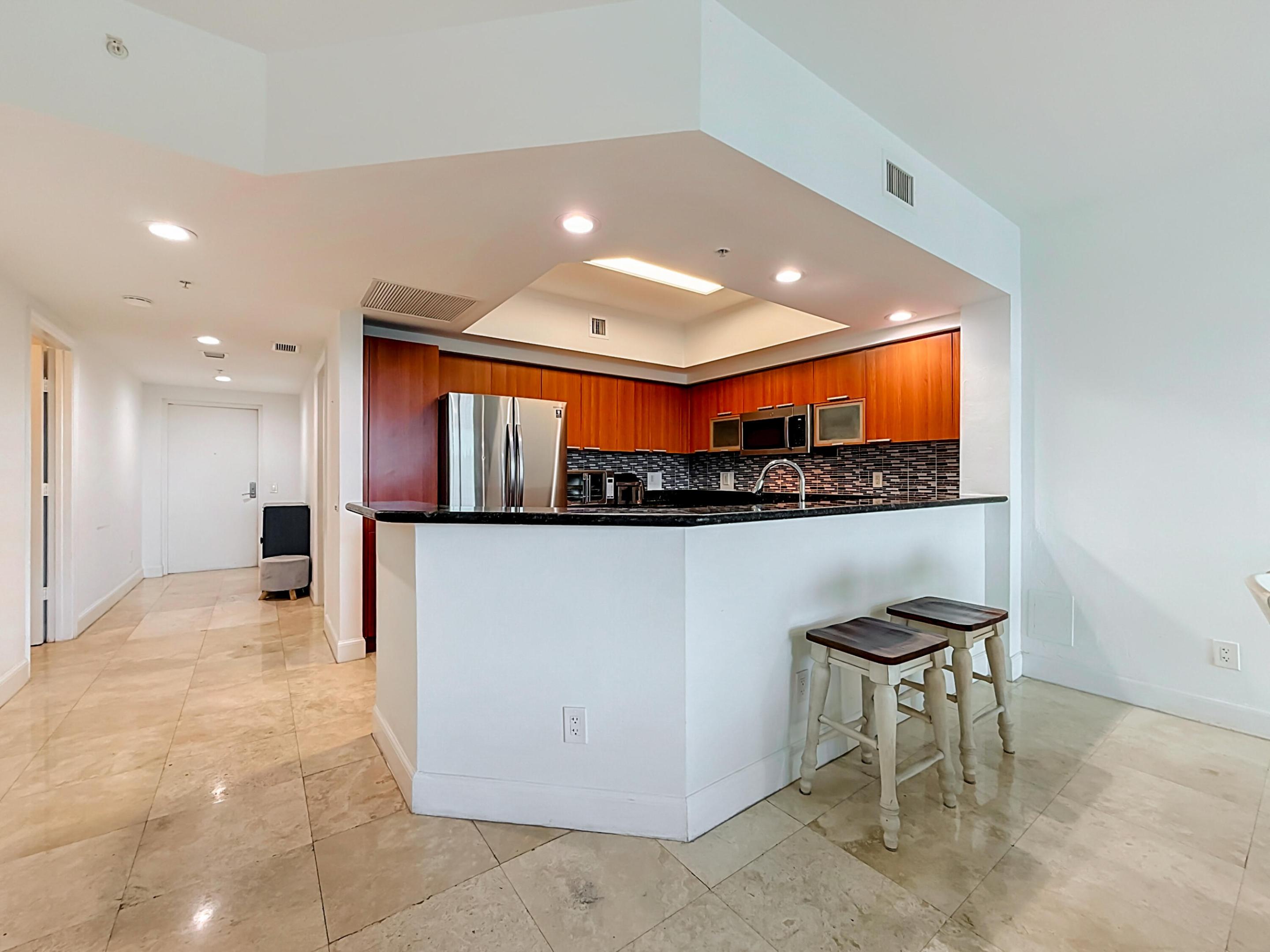 THE OAKS I CONDO - Residential