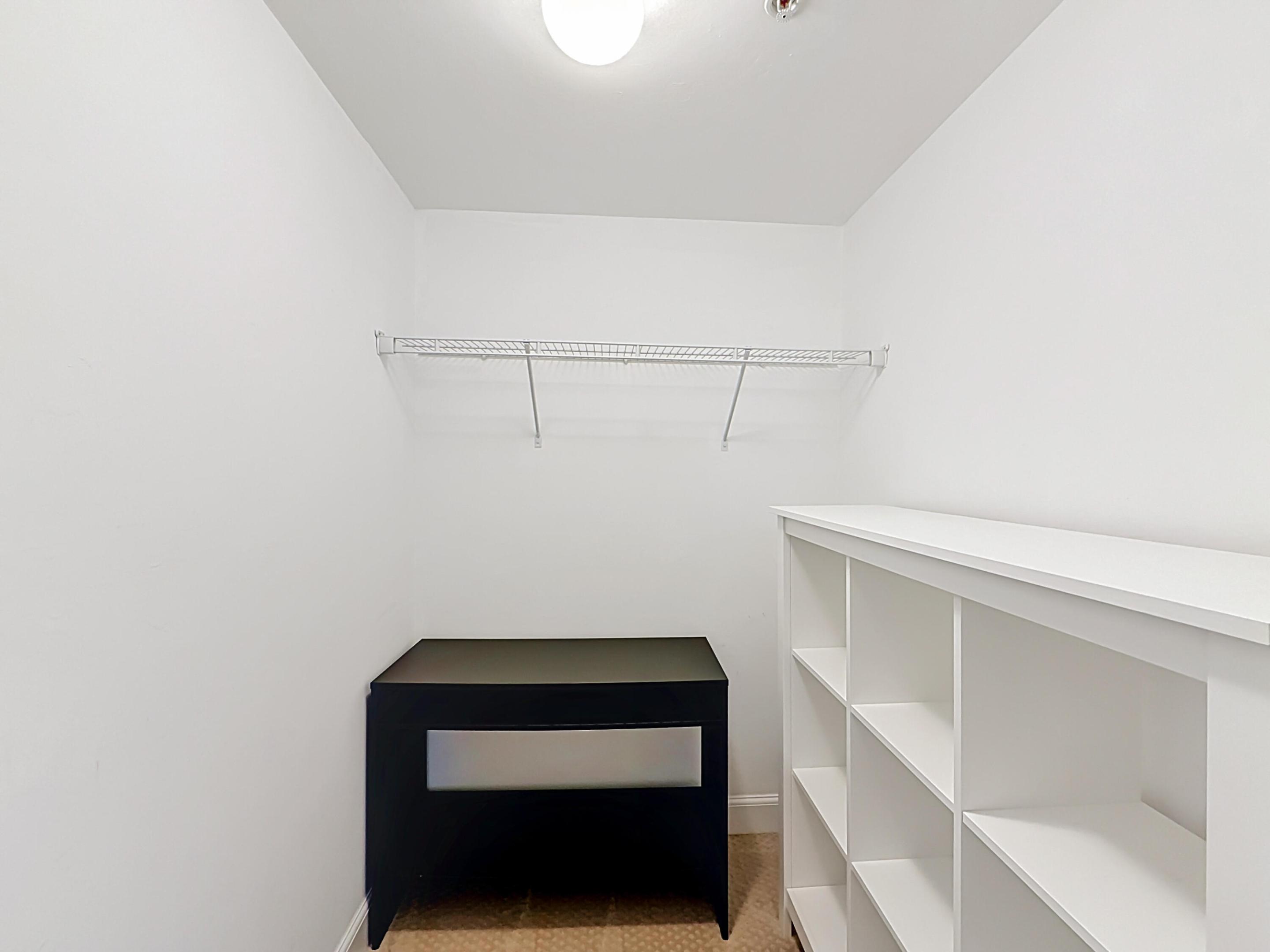 THE OAKS I CONDO - Residential