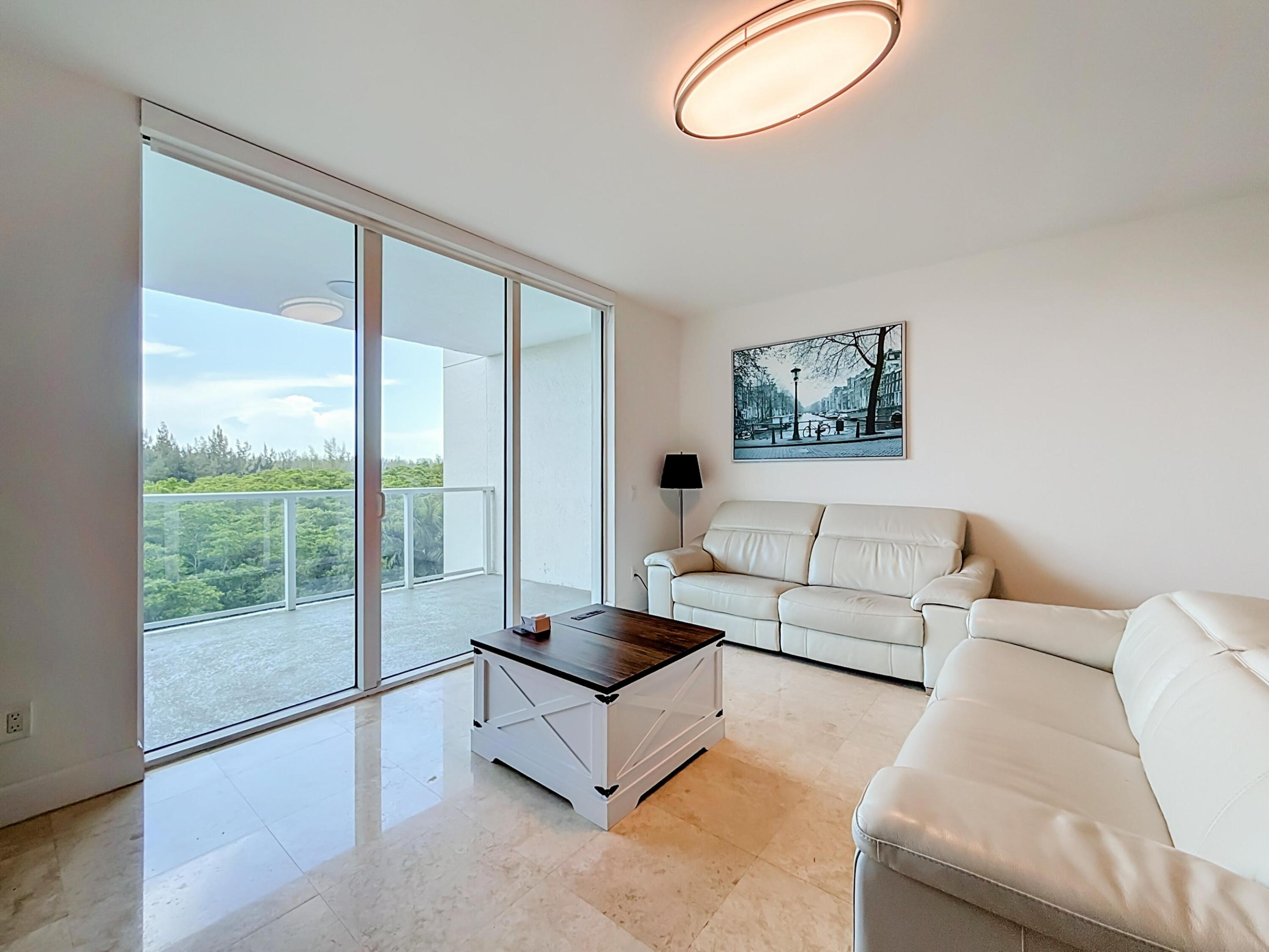 THE OAKS I CONDO - Residential