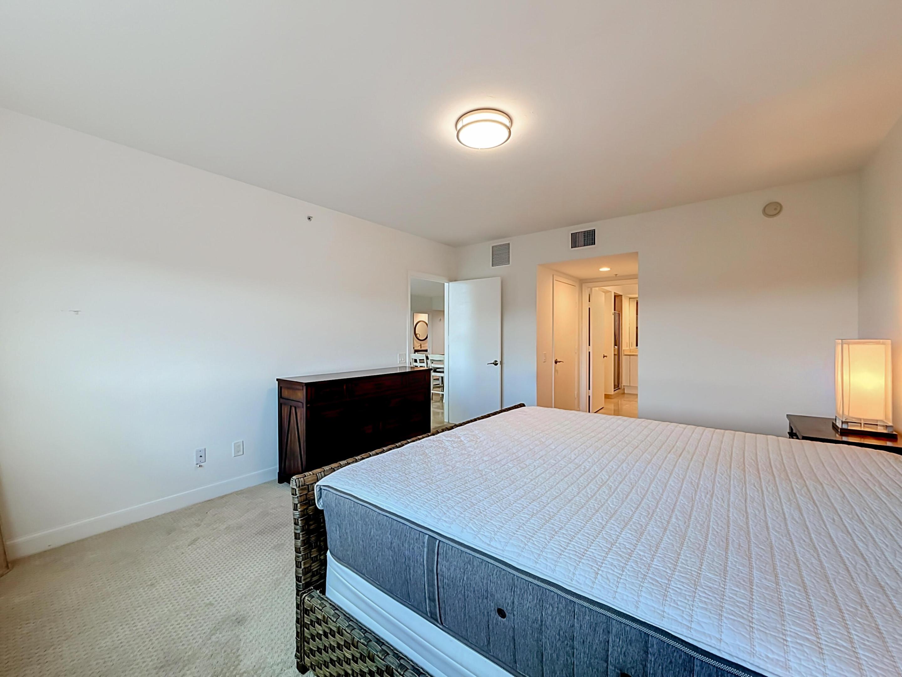 THE OAKS I CONDO - Residential