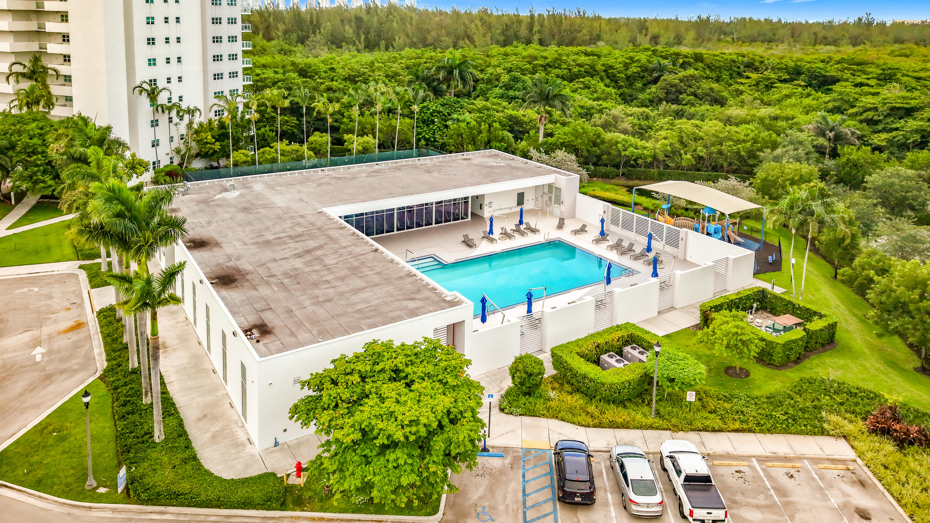 THE OAKS I CONDO - Residential