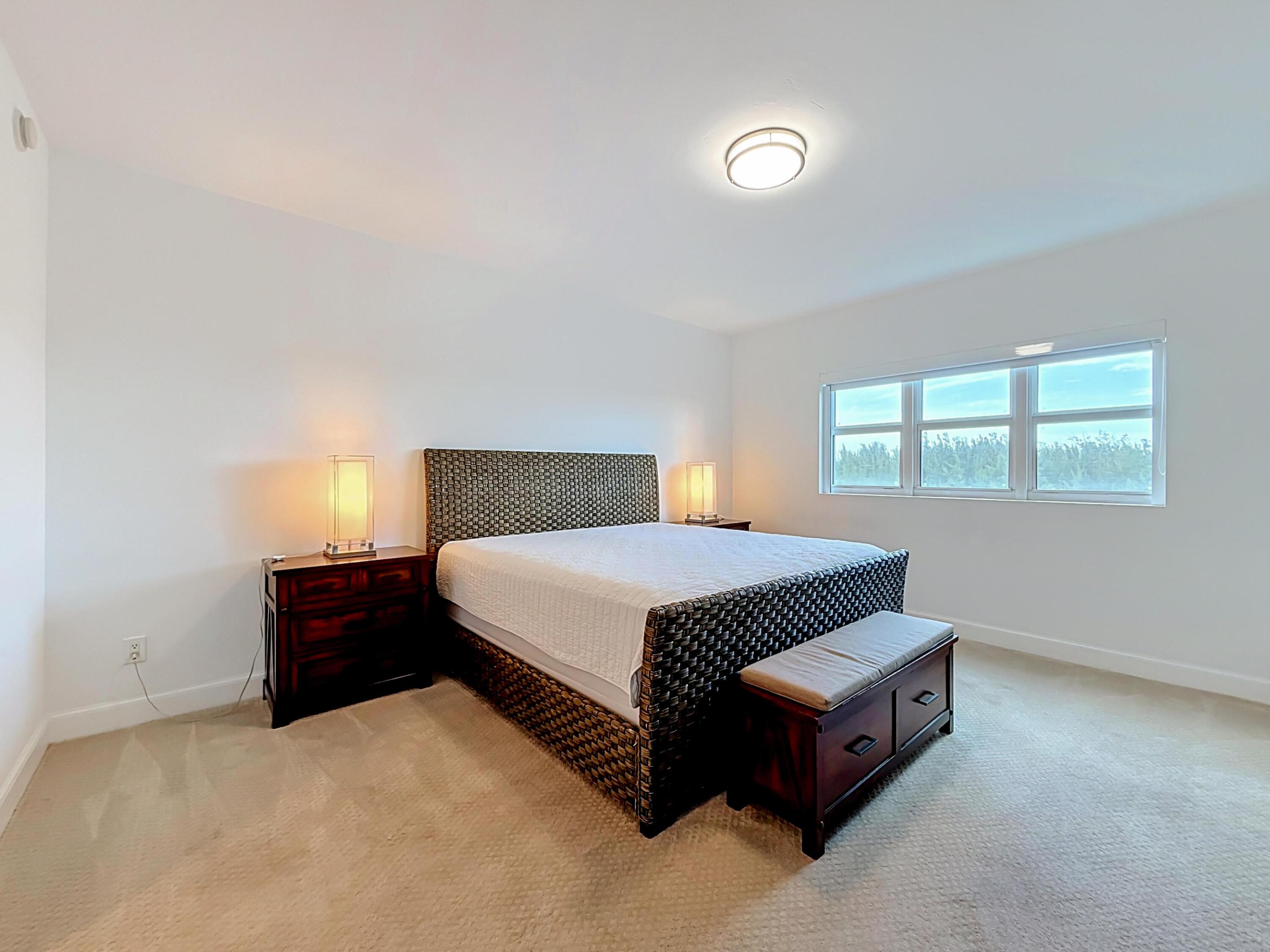 THE OAKS I CONDO - Residential