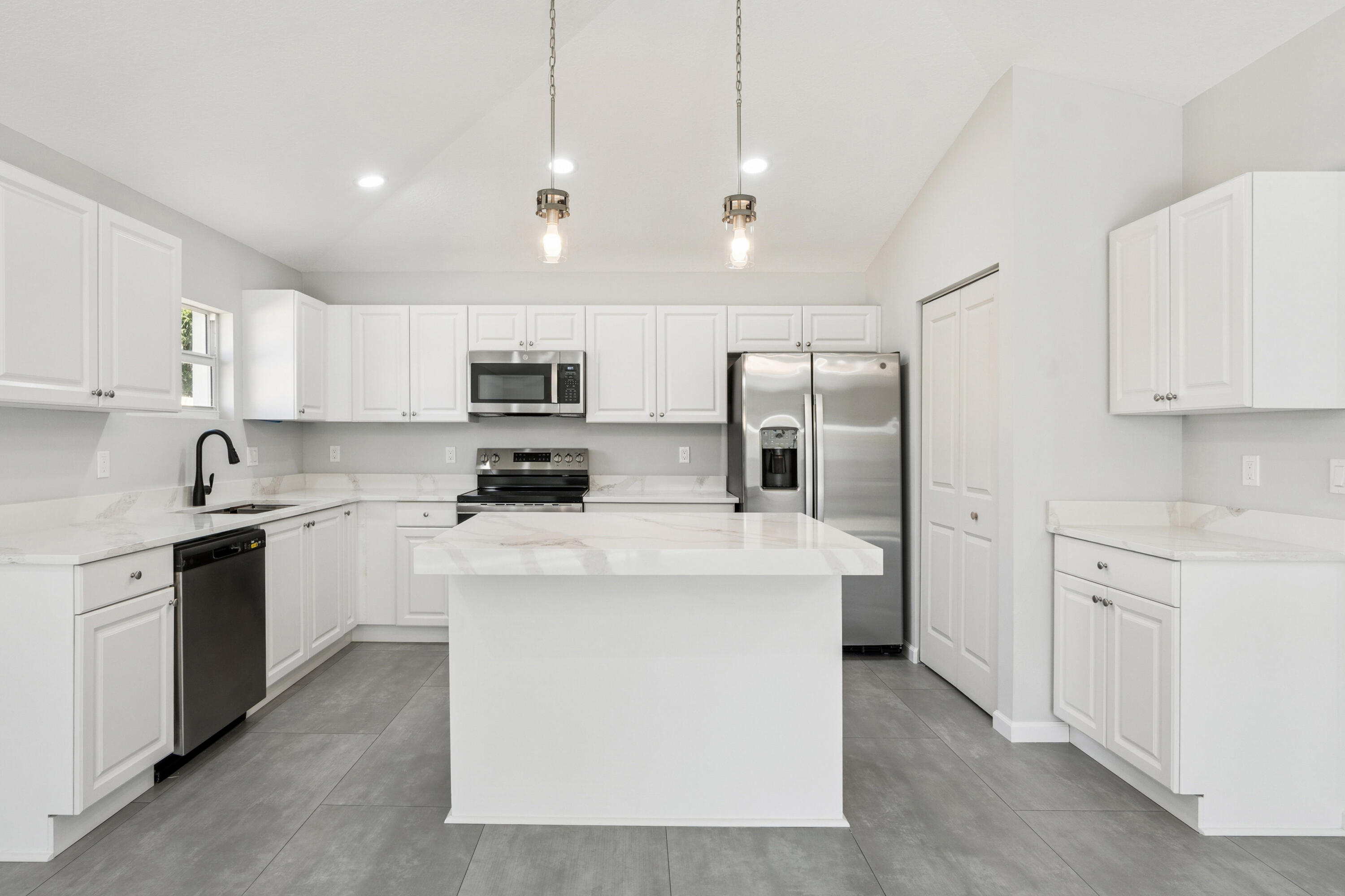 SANDY RIDGE - Residential